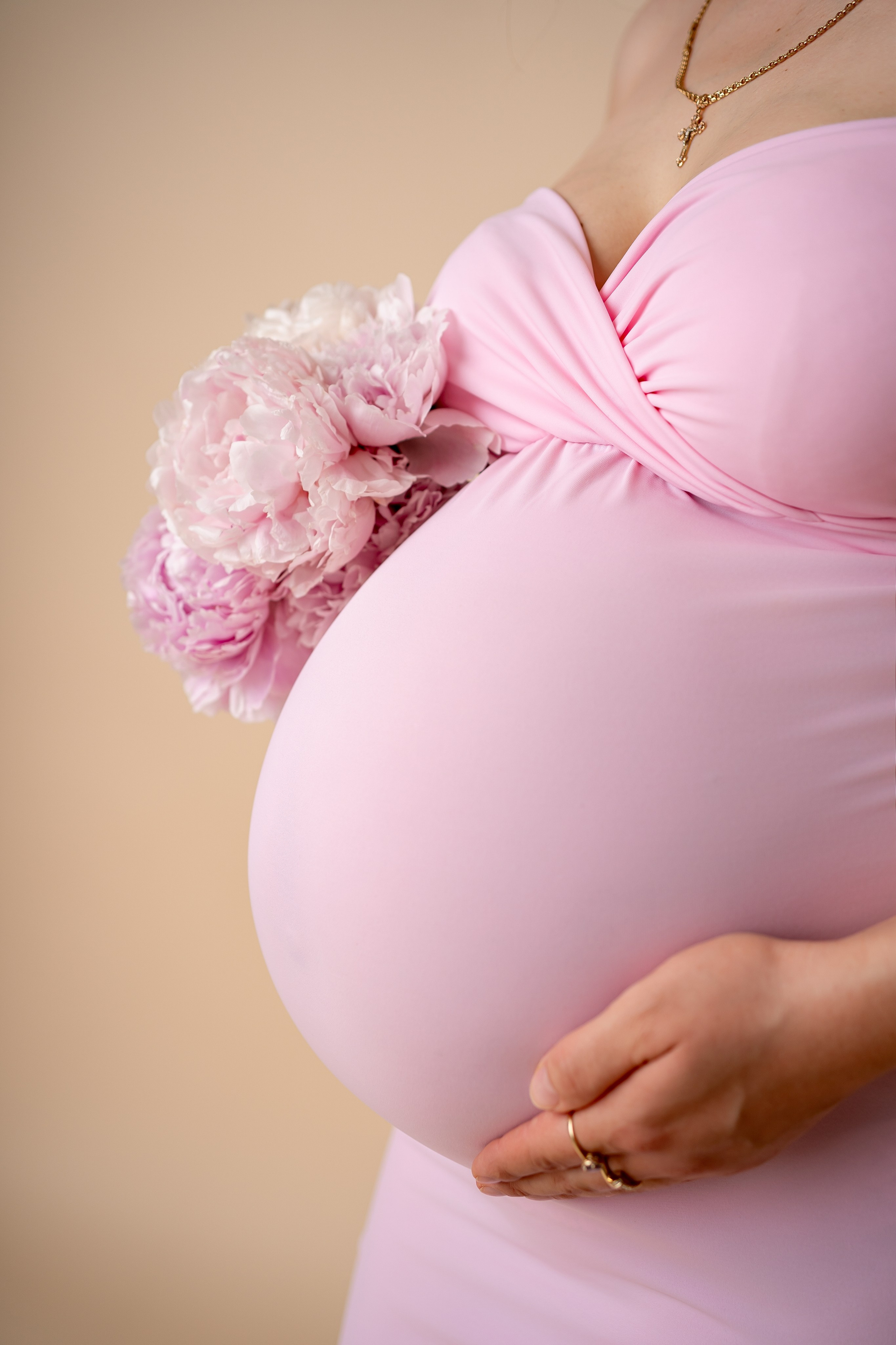 Babybauchshooting in Berlin – Elegant & Natürlich