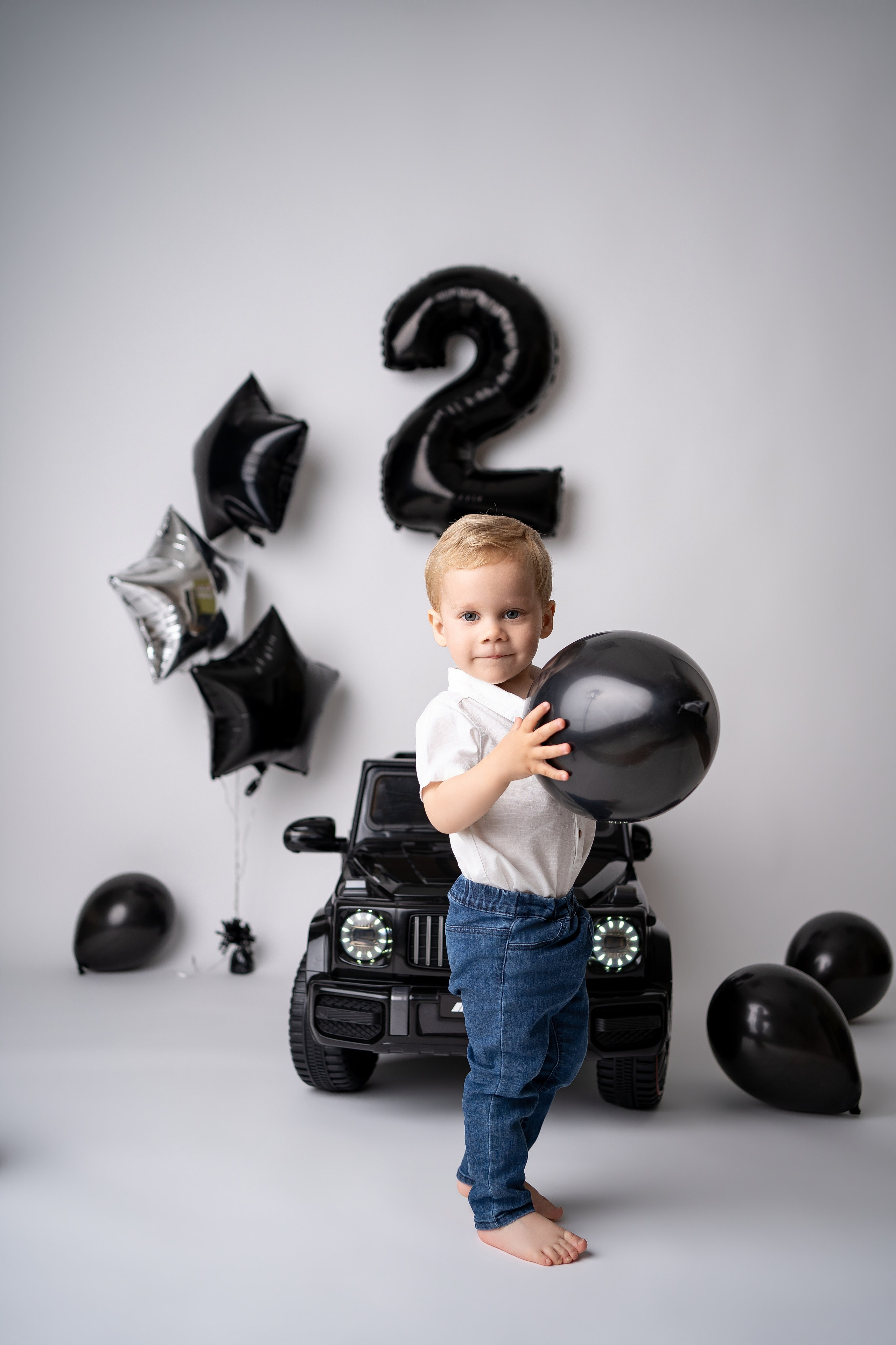 Minimalist Birthday Photoshoot in Berlin