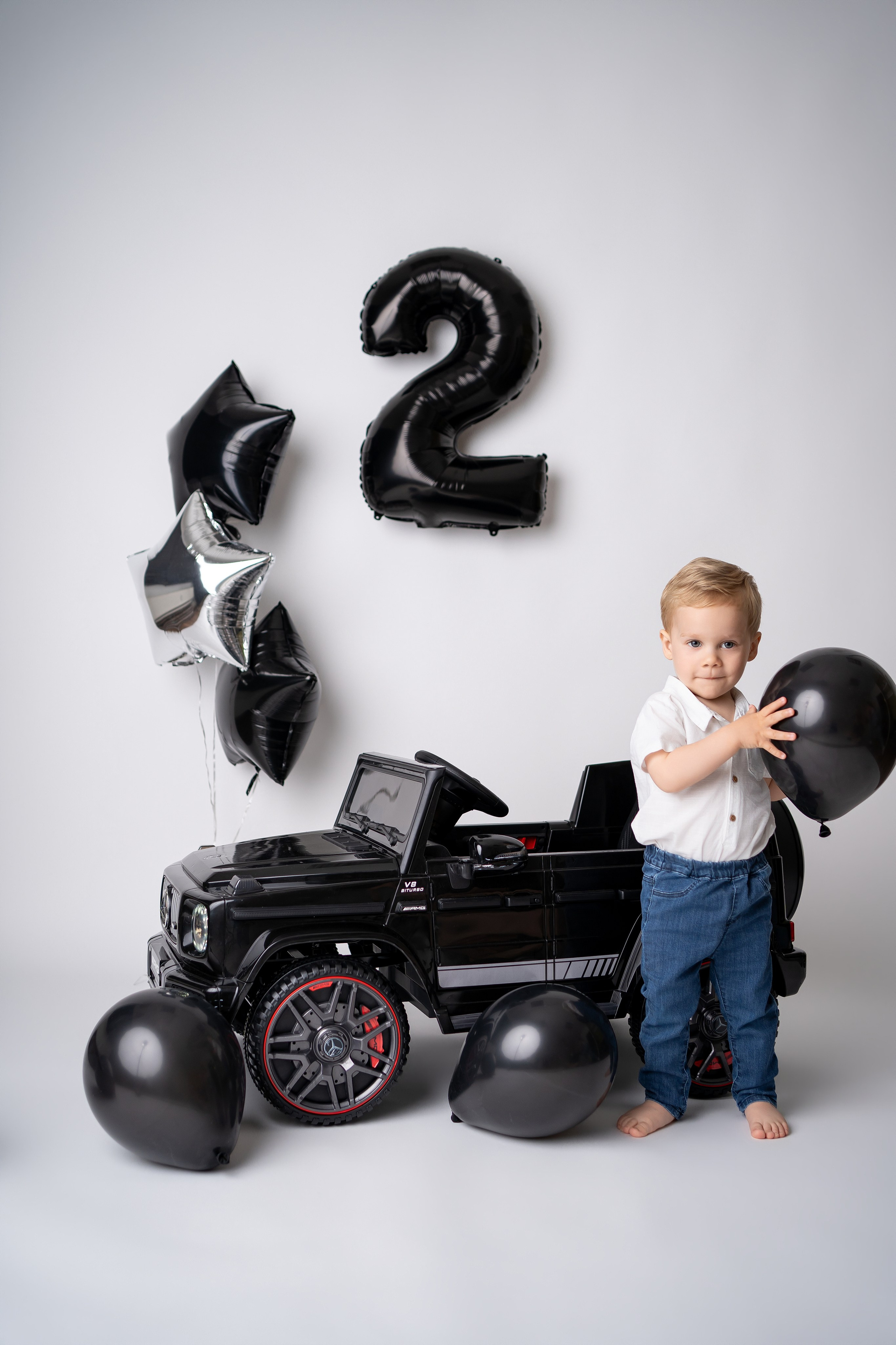 Minimalist Birthday Photoshoot in Berlin