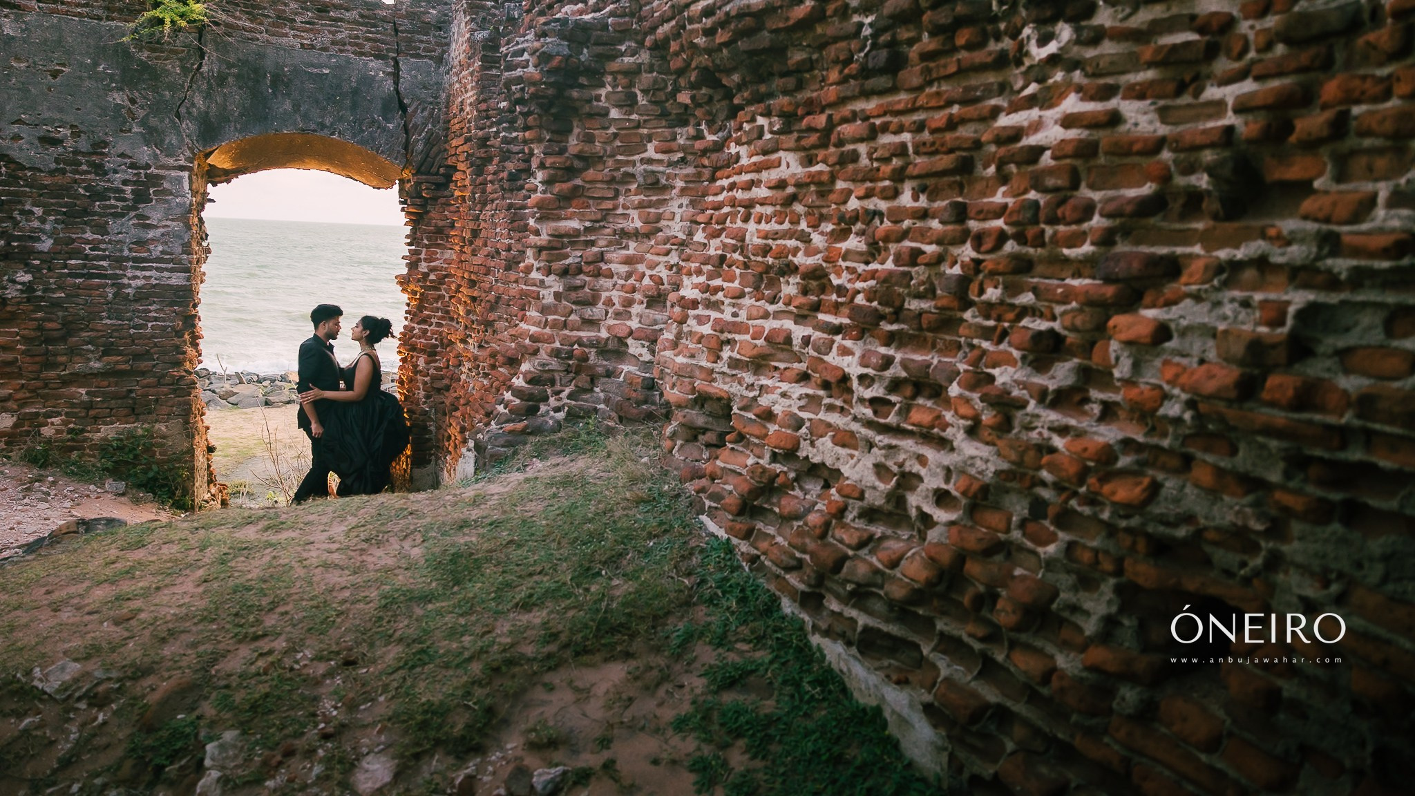 Pre wedding photography: Doric Bungalow in Arippu, Mannar, Sri Lanka