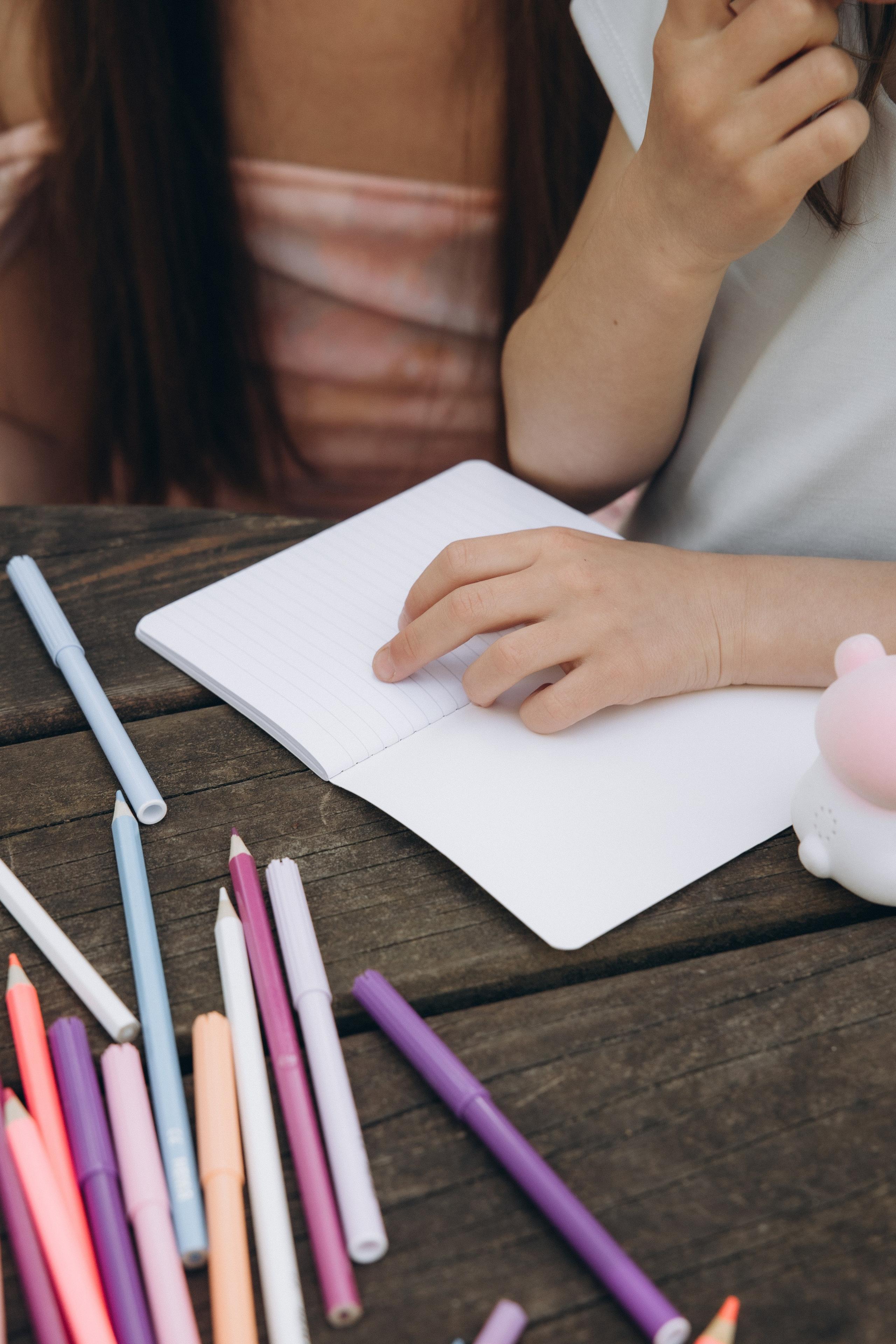 Séance photo en famille Forêt de Bouconne. Eugénie Smirnova — photographe à Toulouse et dans le sud-ouest de la France