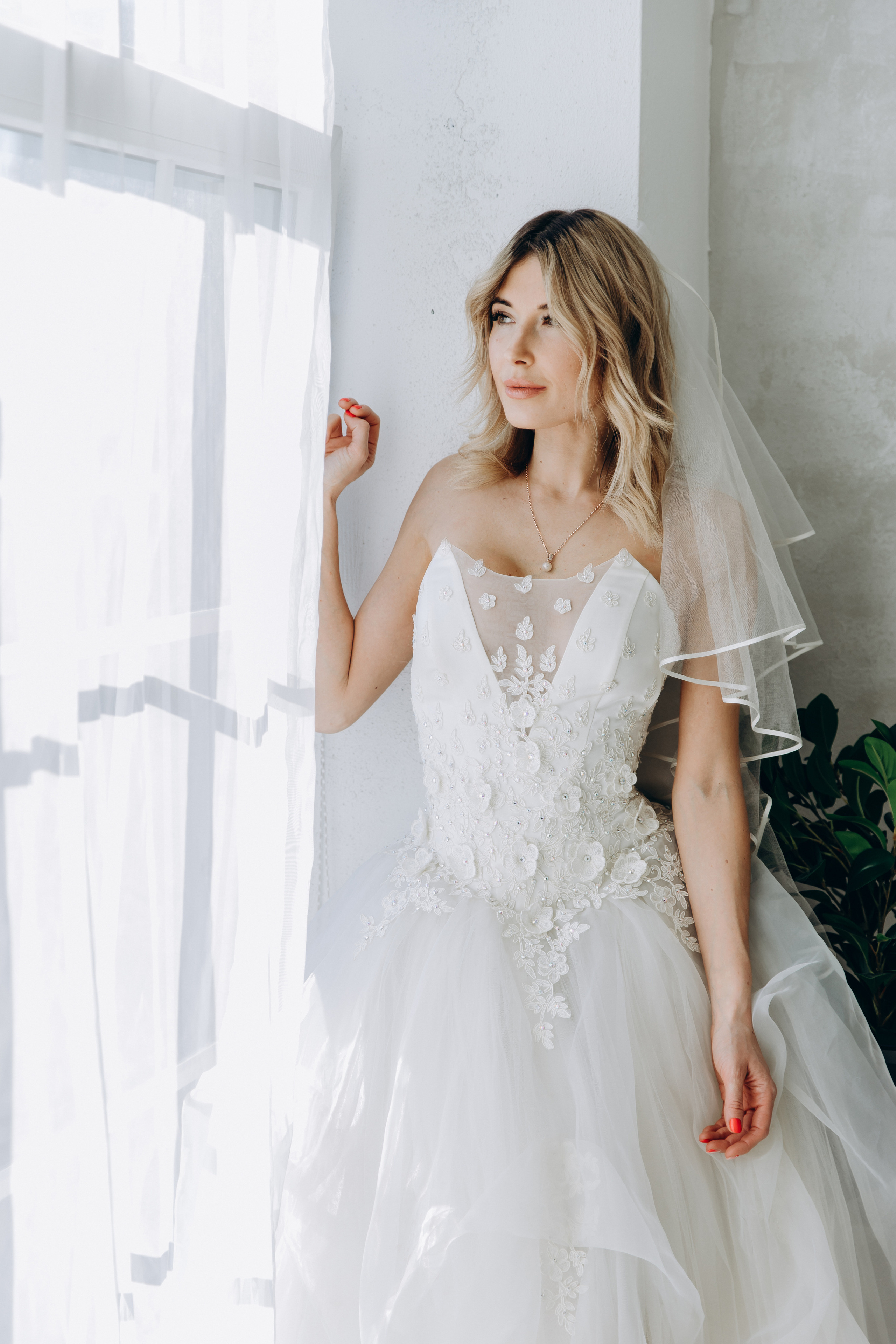 Bride in a beautiful dress, photo session in Tallinn Castle