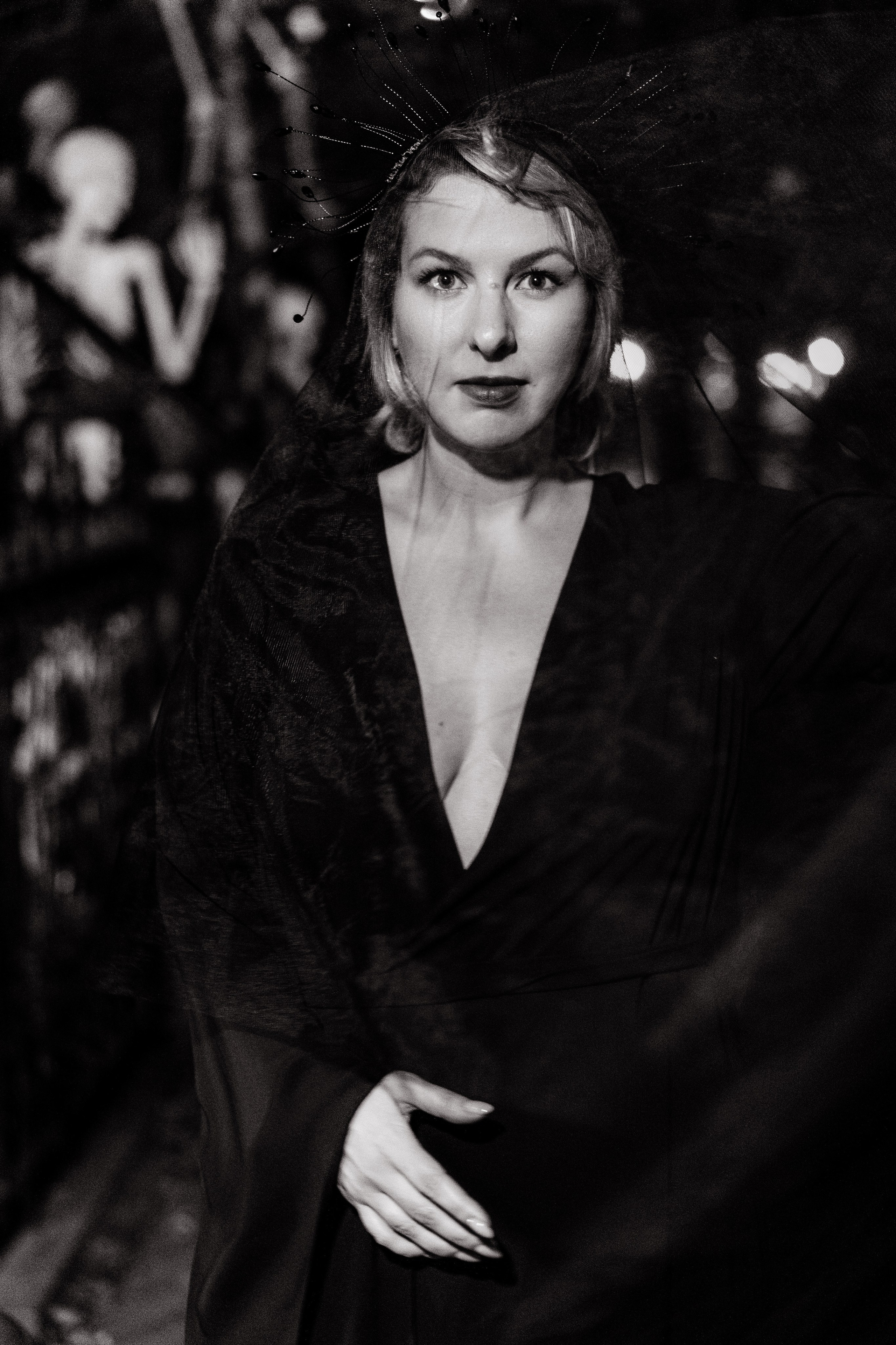 Halloween Photo Sessions NYC | Spooky & Stylish Photography 2025. Videographer and photographer in New York // MAKAROV.VIDEO