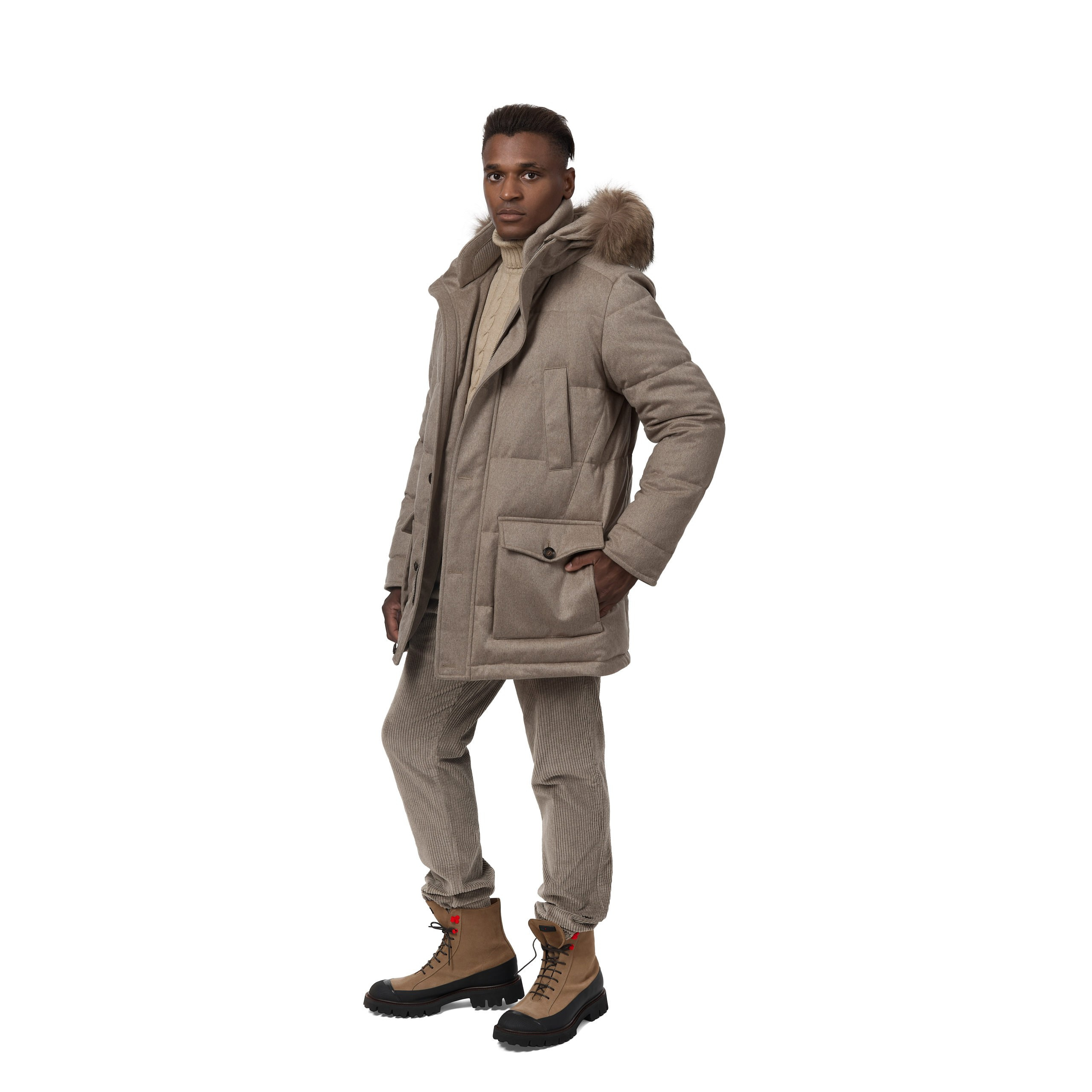 Fotoshooting im Studio mit Model – Modefotografie für Marken | Sartale Studio Wien. Studio Sartale