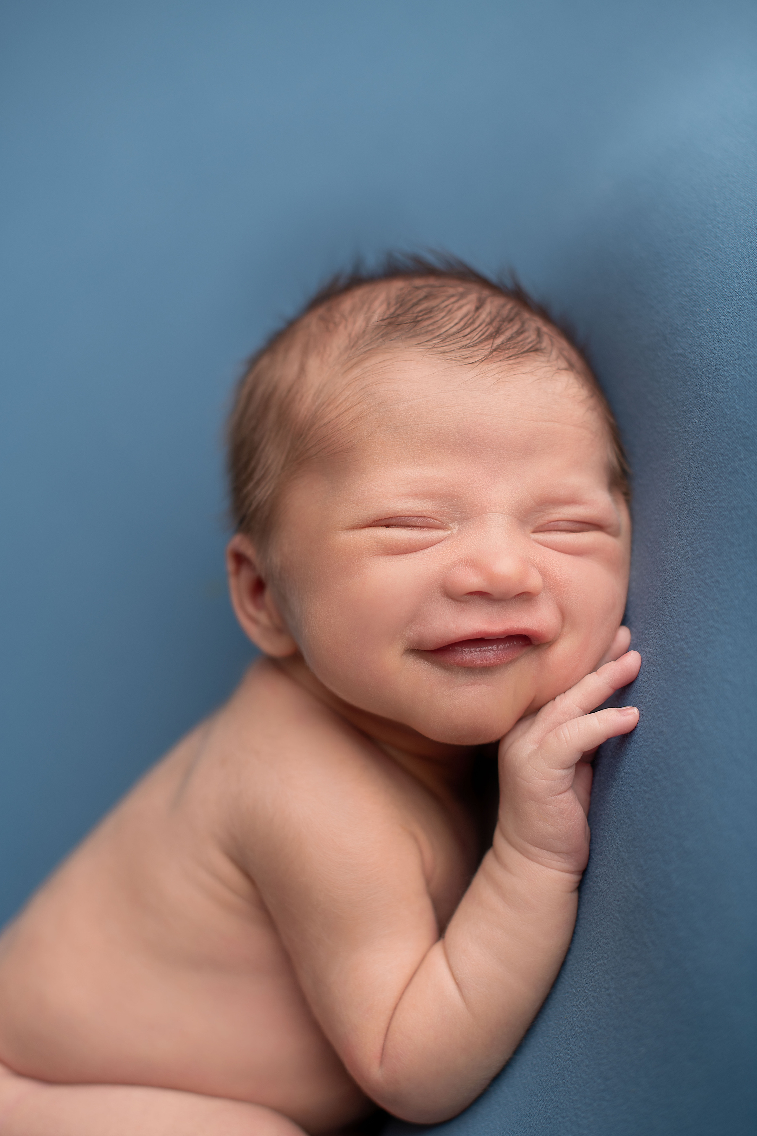 Newborn photo sessia for baby boy. Newborn photographer Sacramento