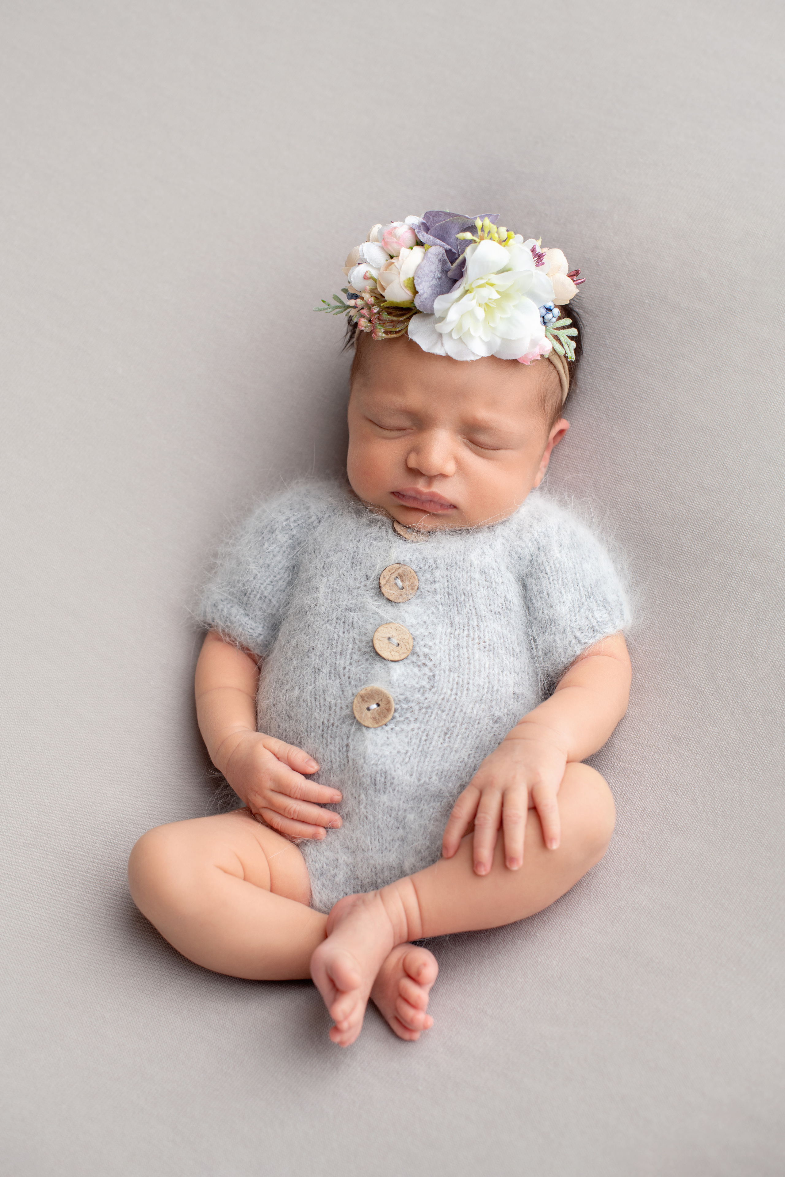 Newborn photoshoot for baby girl. Newborn photographer Sacramento