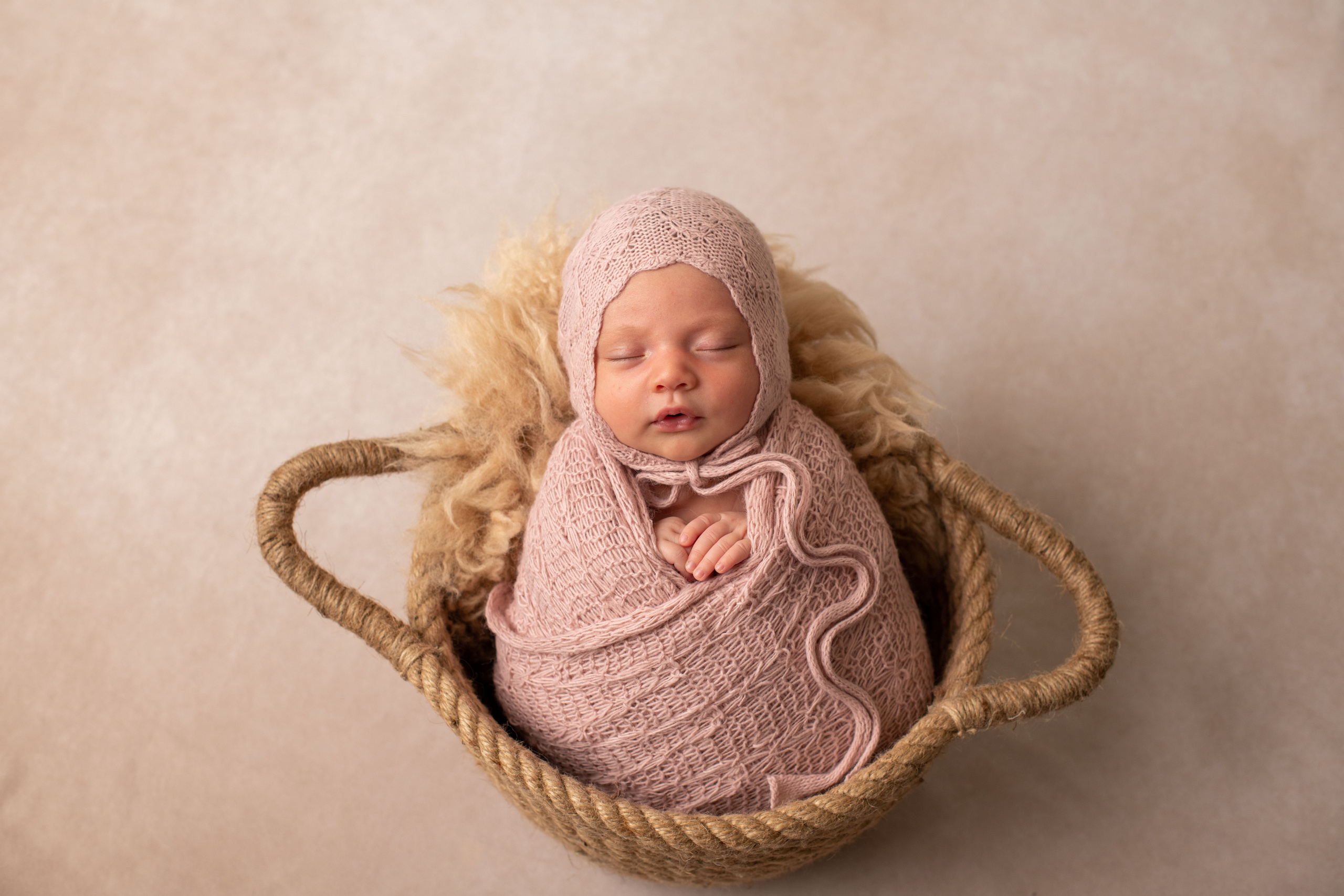 Sacramento newborn photographer. Newborn photographer Sacramento