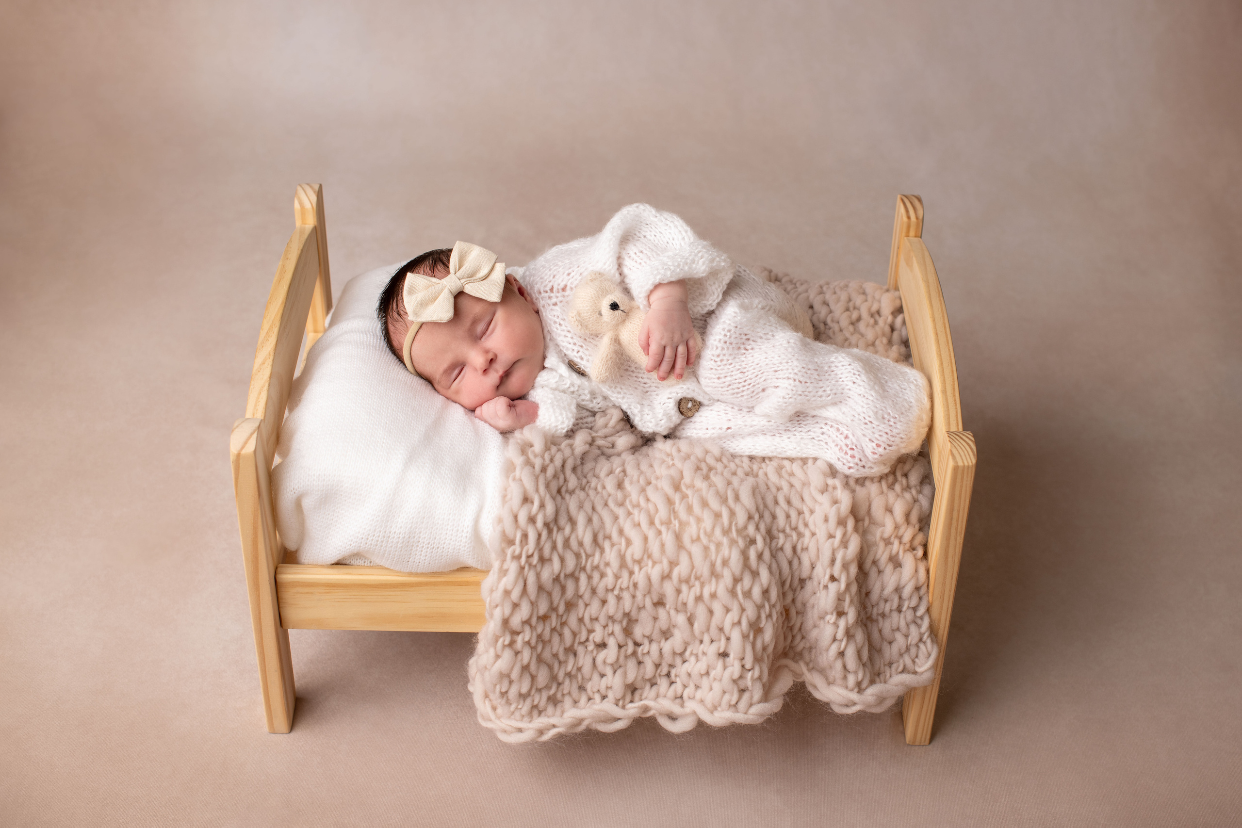 Amelia Newborn photoshoot. Newborn photographer Sacramento