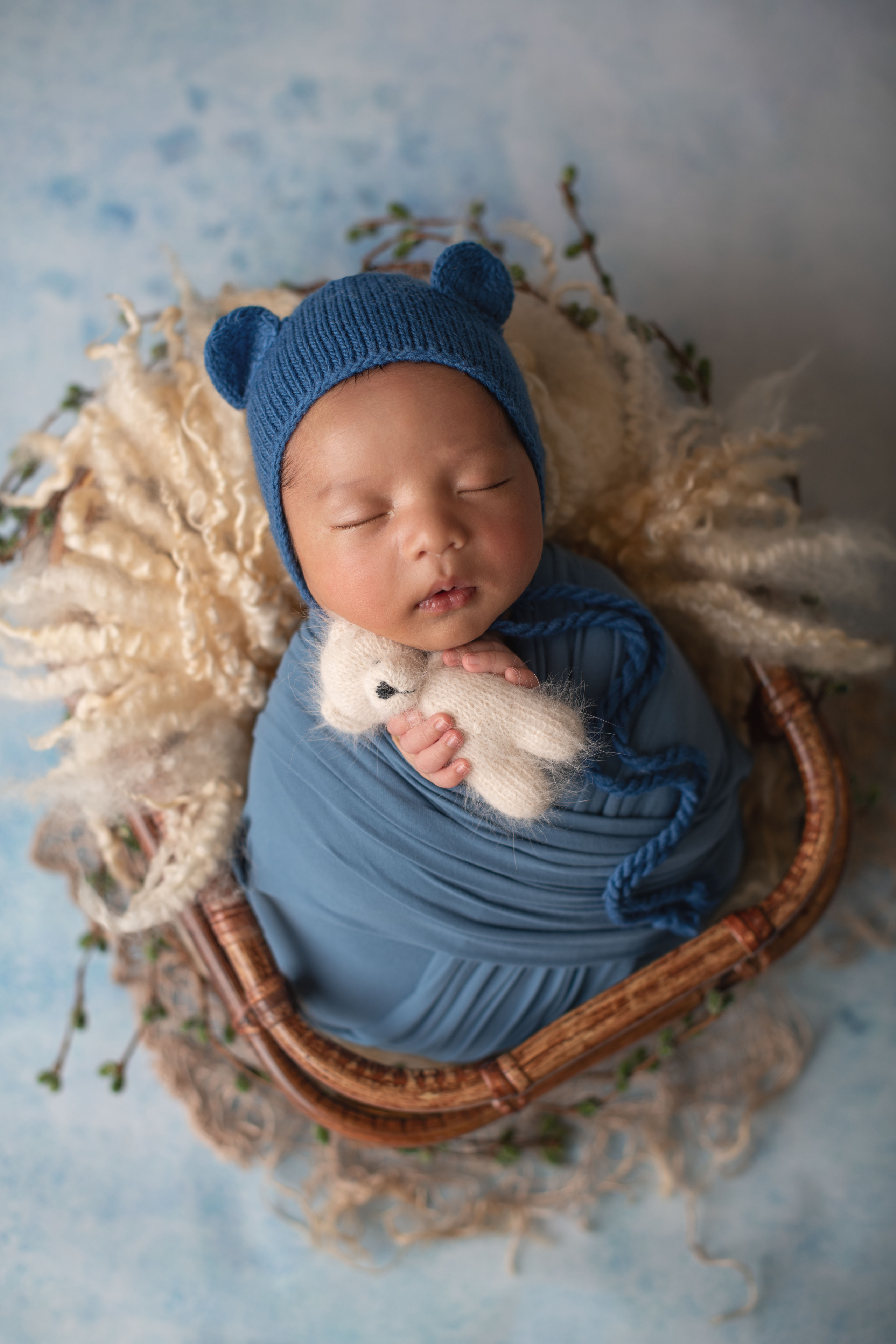 Curtis Darsh newborn photoshoot. Newborn photographer Sacramento