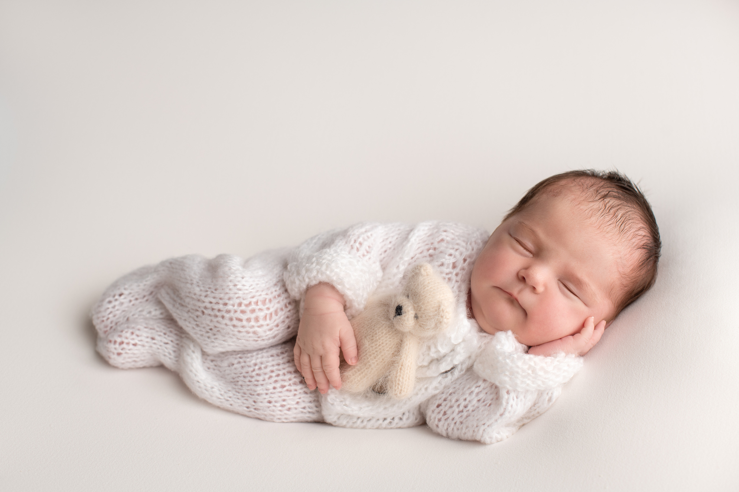 Amelia Newborn photoshoot. Newborn photographer Sacramento
