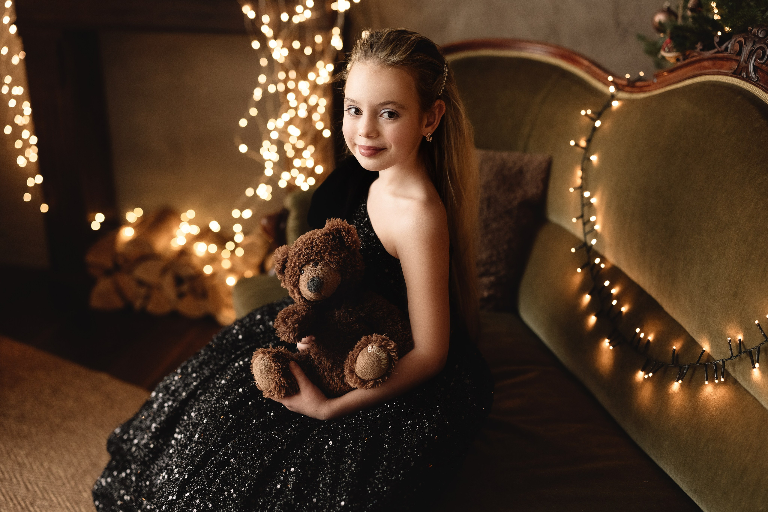 Fotostudijas Ziemassvētku Dekors – Maģiska svētku fotosesijas atmosfēra Rīgā. Fotostudija VEF Rīga