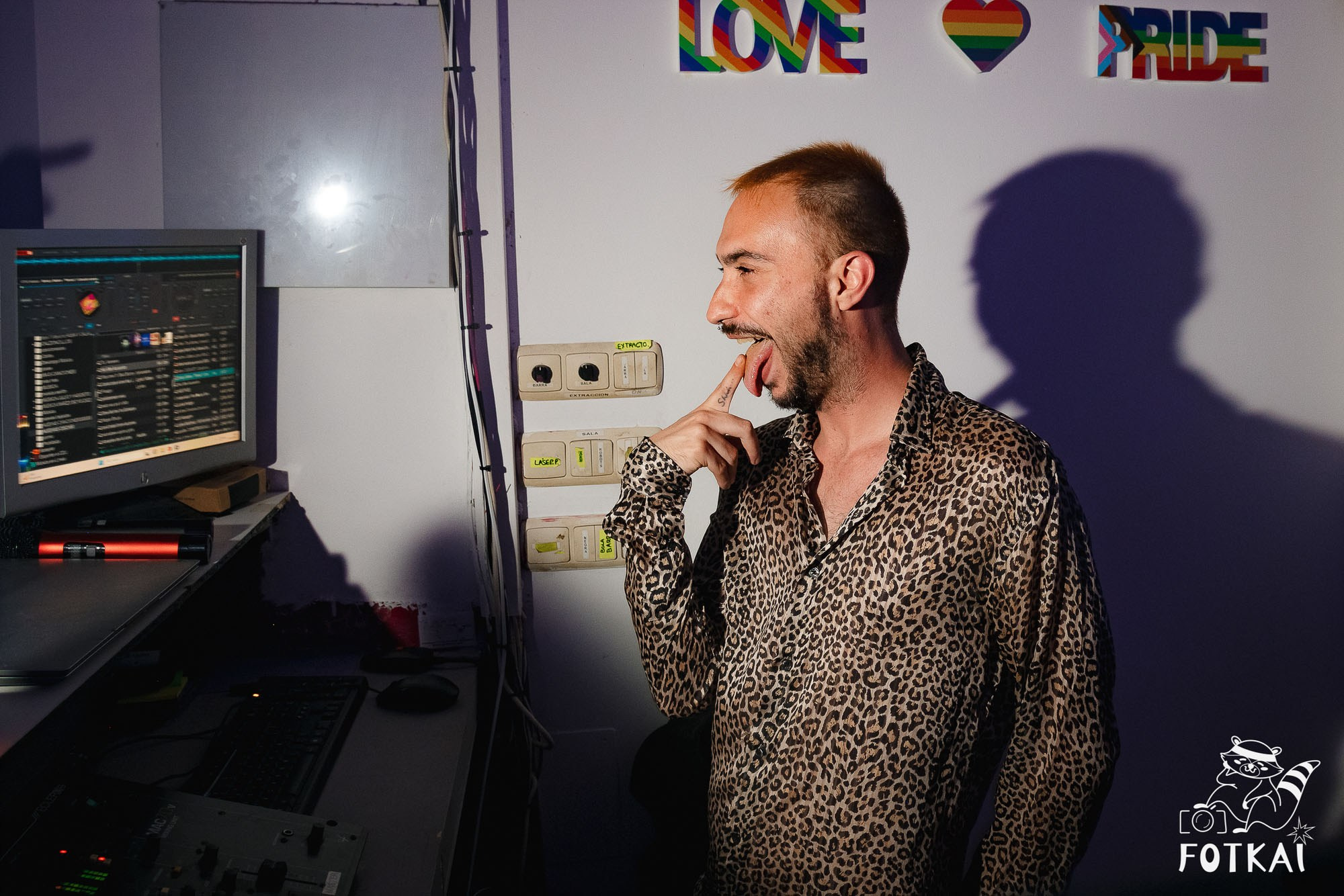 La Prohibida — Reportaje fotográfico en Boys Disco Pub La Mata Torrevieja | FOTKAI