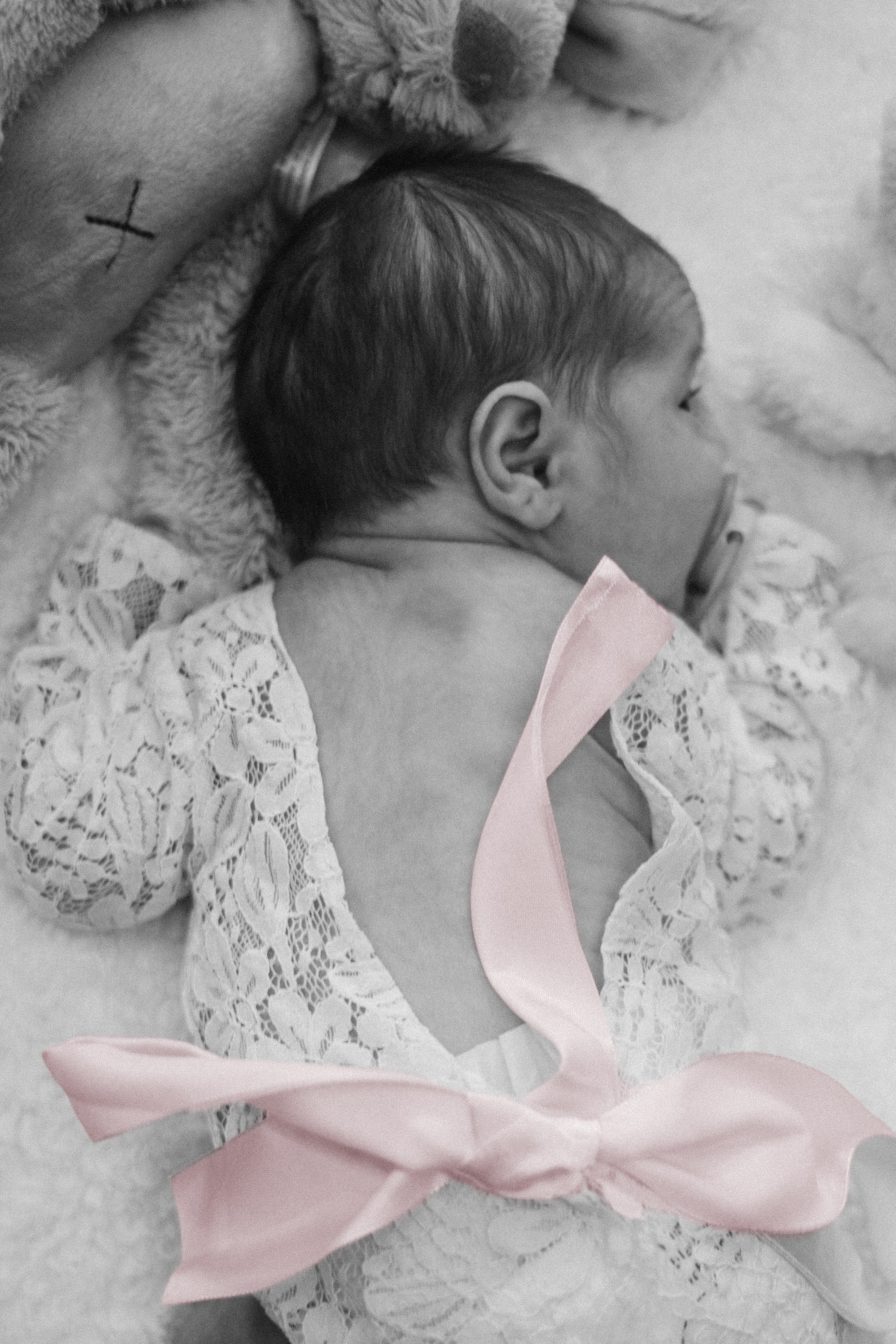 Těhotenství / Newborn. Jana Holubová | Wedding, Couple & Family Photographer in Prague