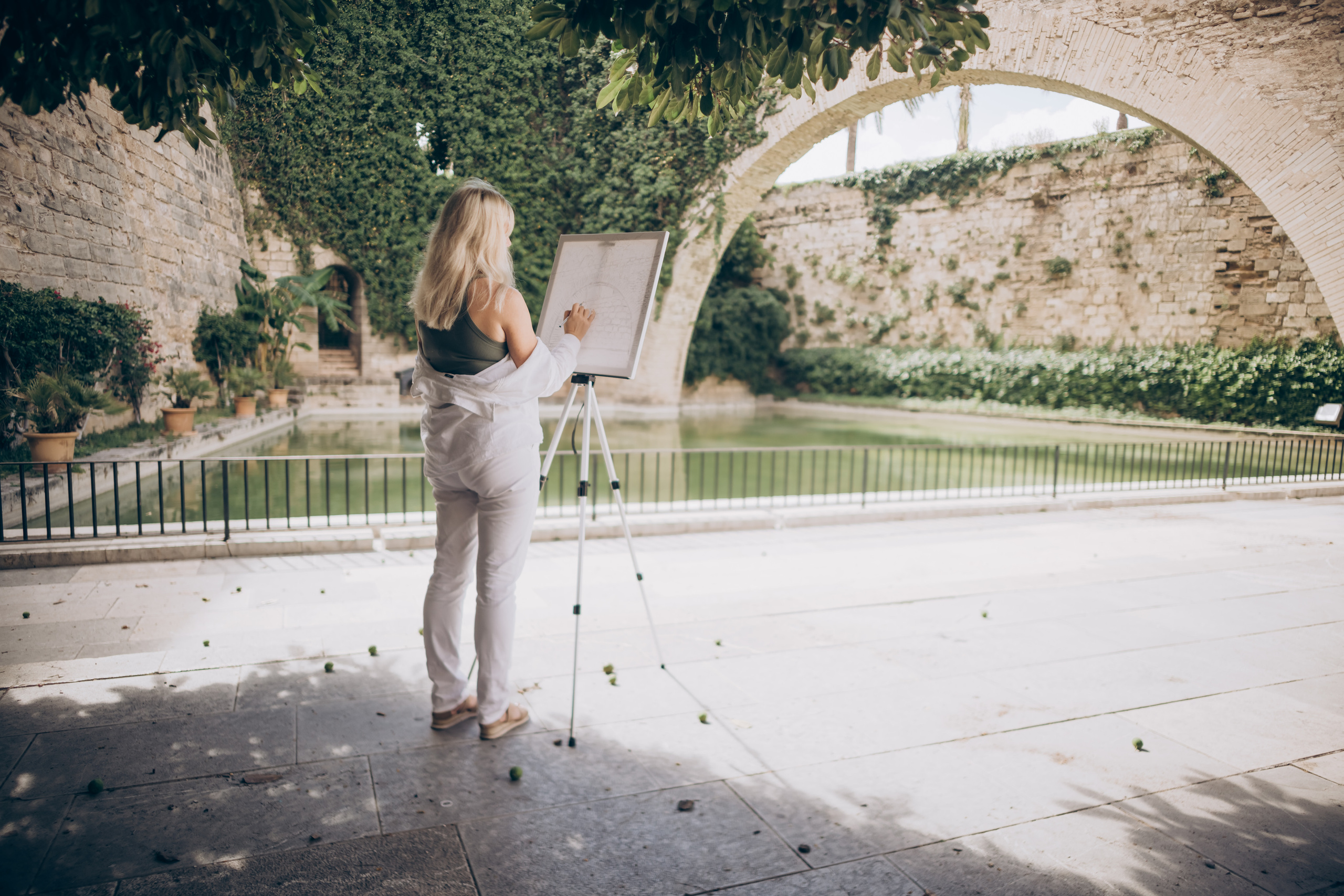 Painter at work. Photographer in Mallorca
