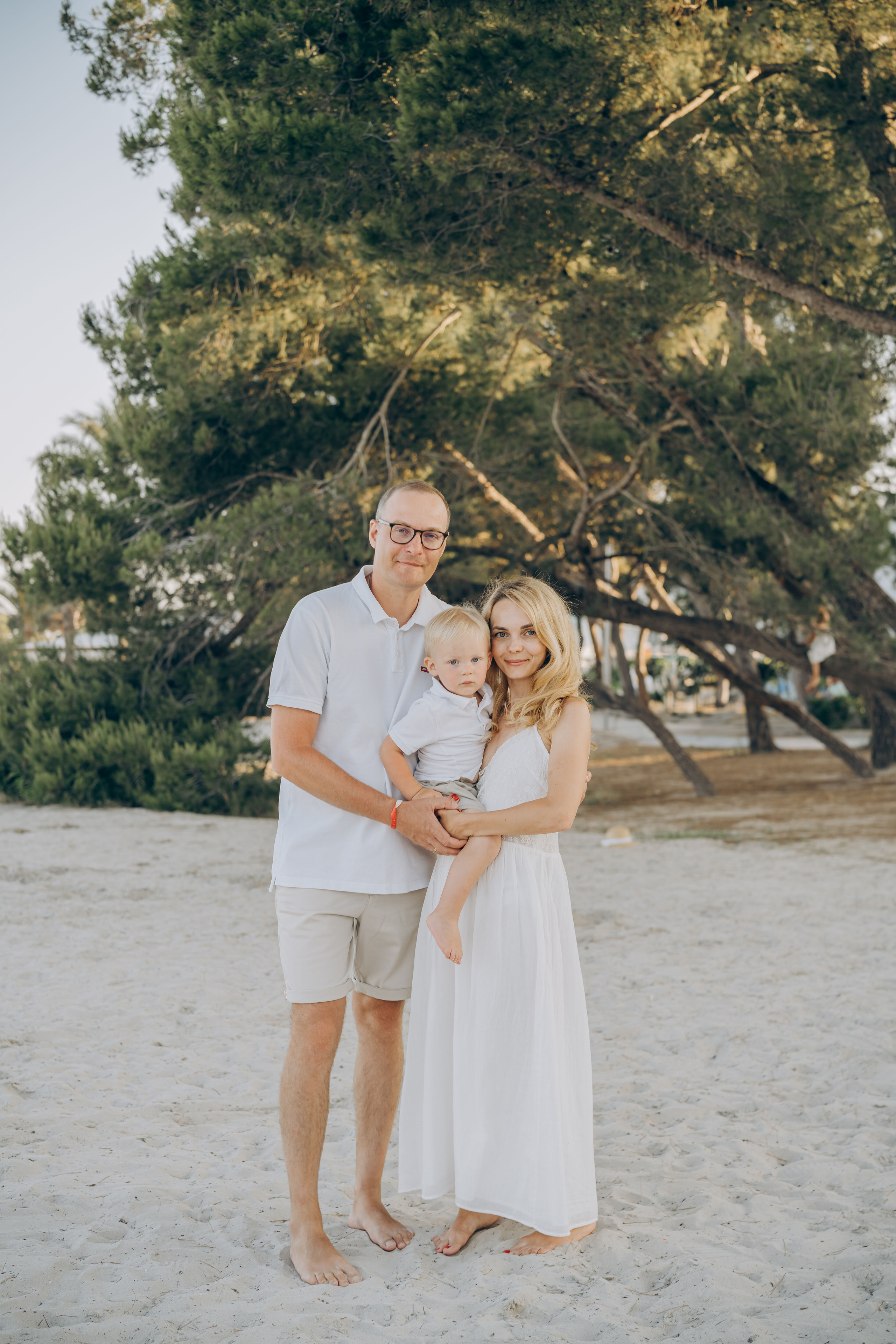 Memorable moments frozen in time: Vibrant family beach photography in Majorca
