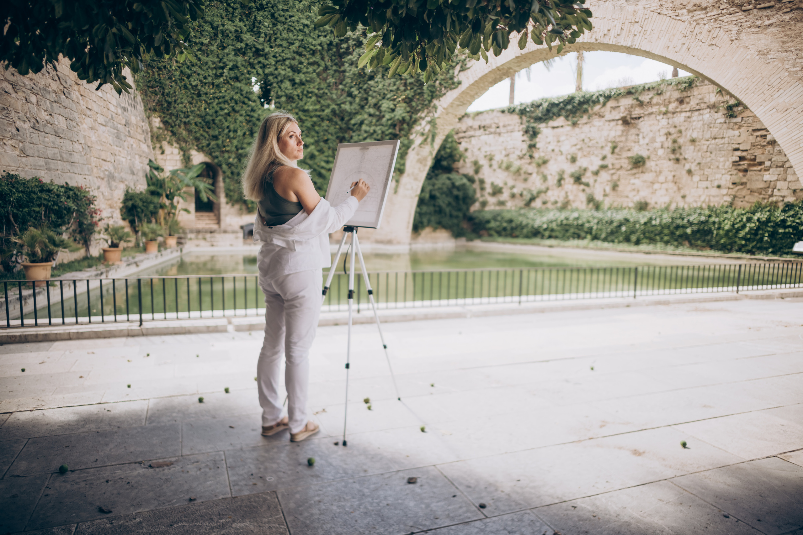 Painter at work. Photographer in Mallorca