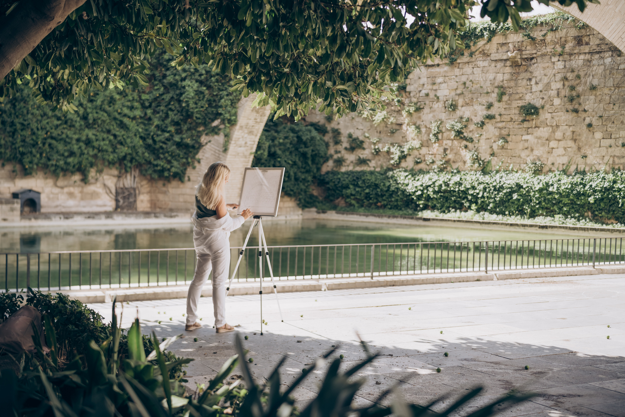 Painter at work. Photographer in Mallorca