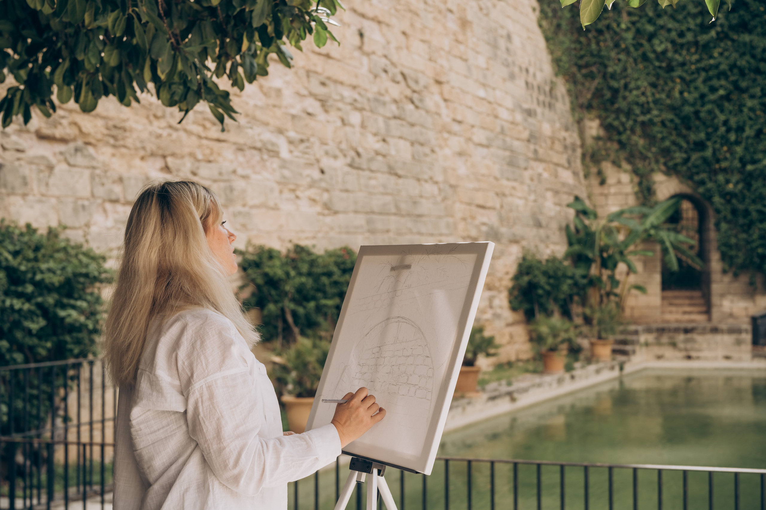 Painter at work. Photographer in Mallorca