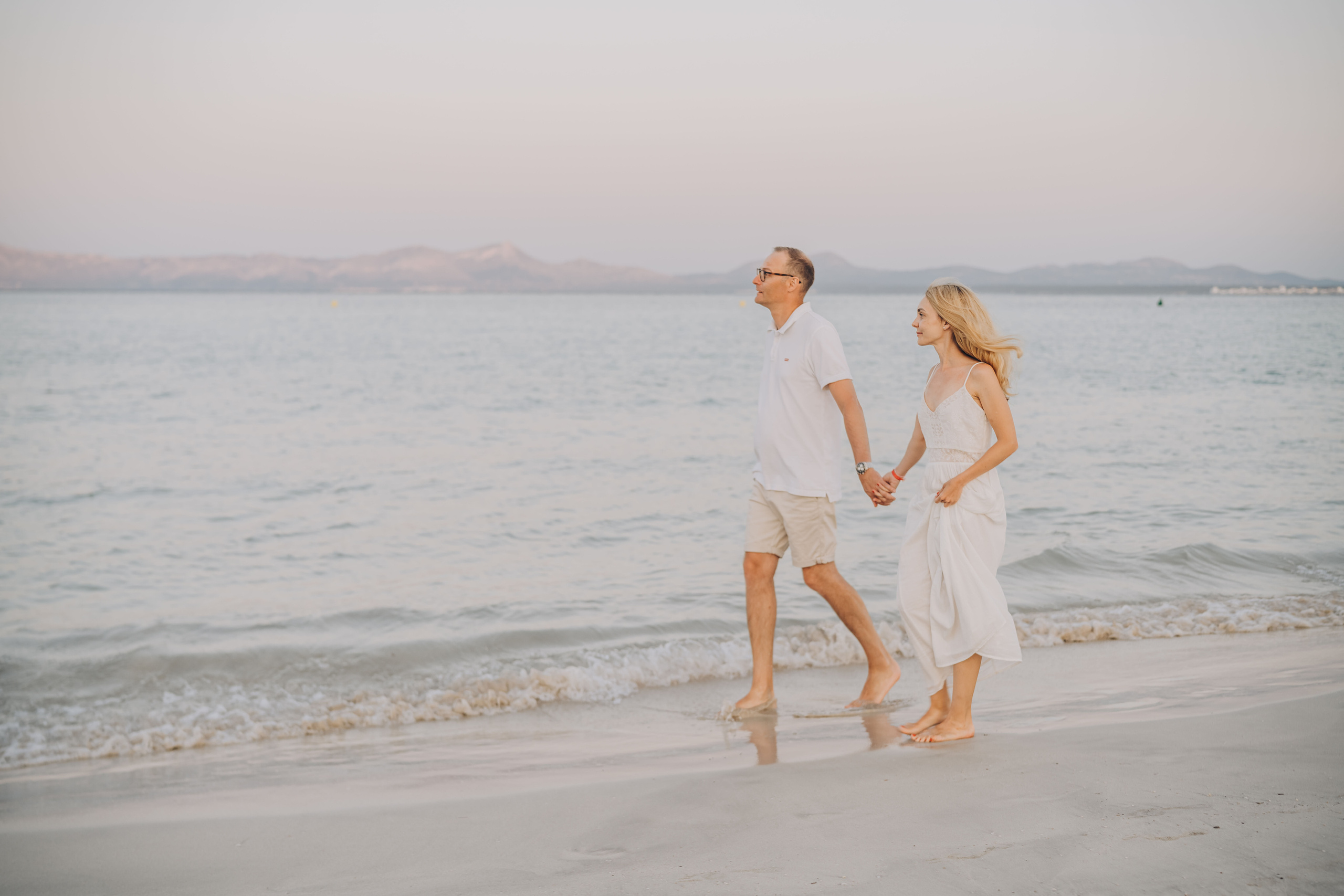 Family photo session in Alcudia, Mallorca. Photographer in Mallorca