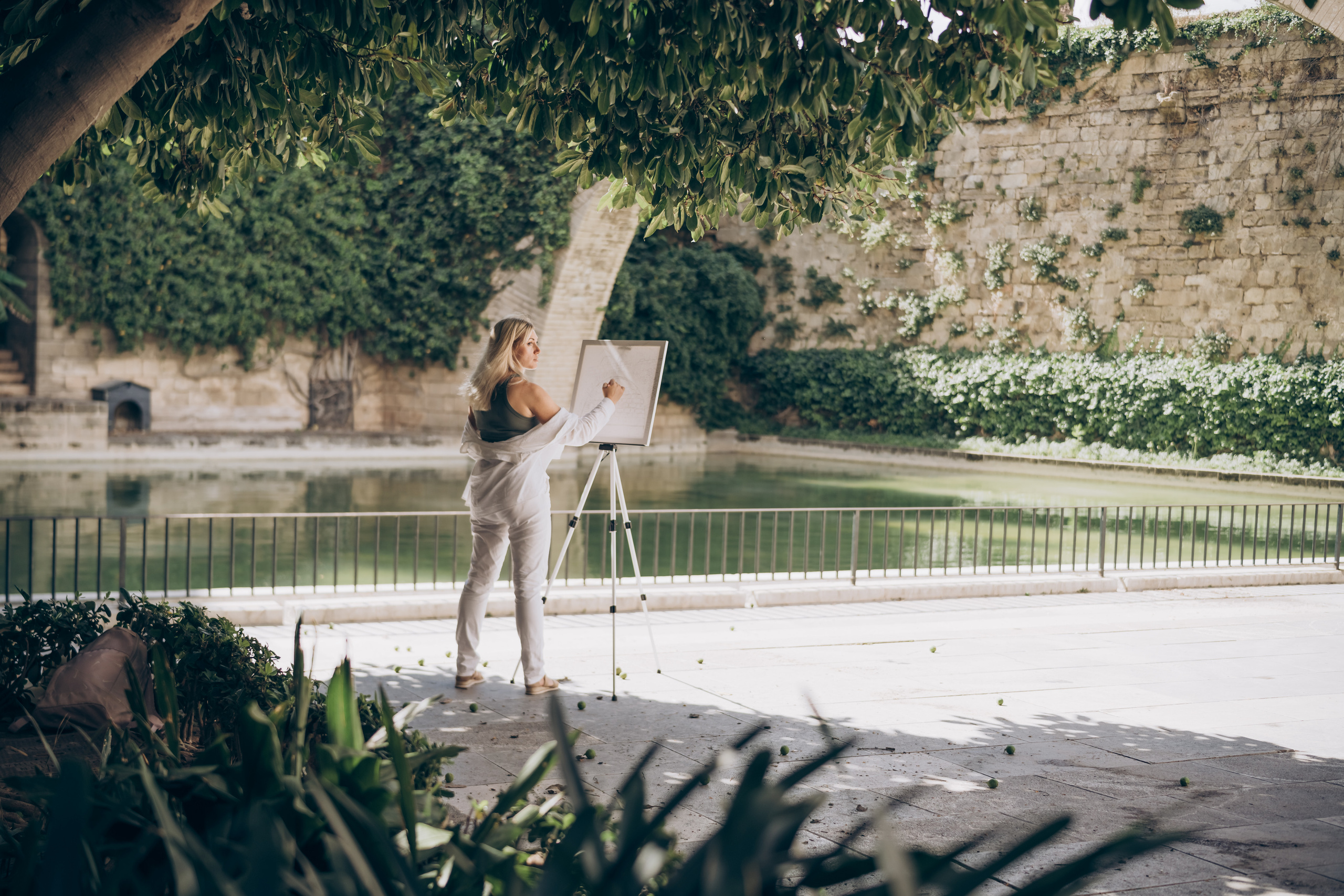Painter at work. Photographer in Mallorca