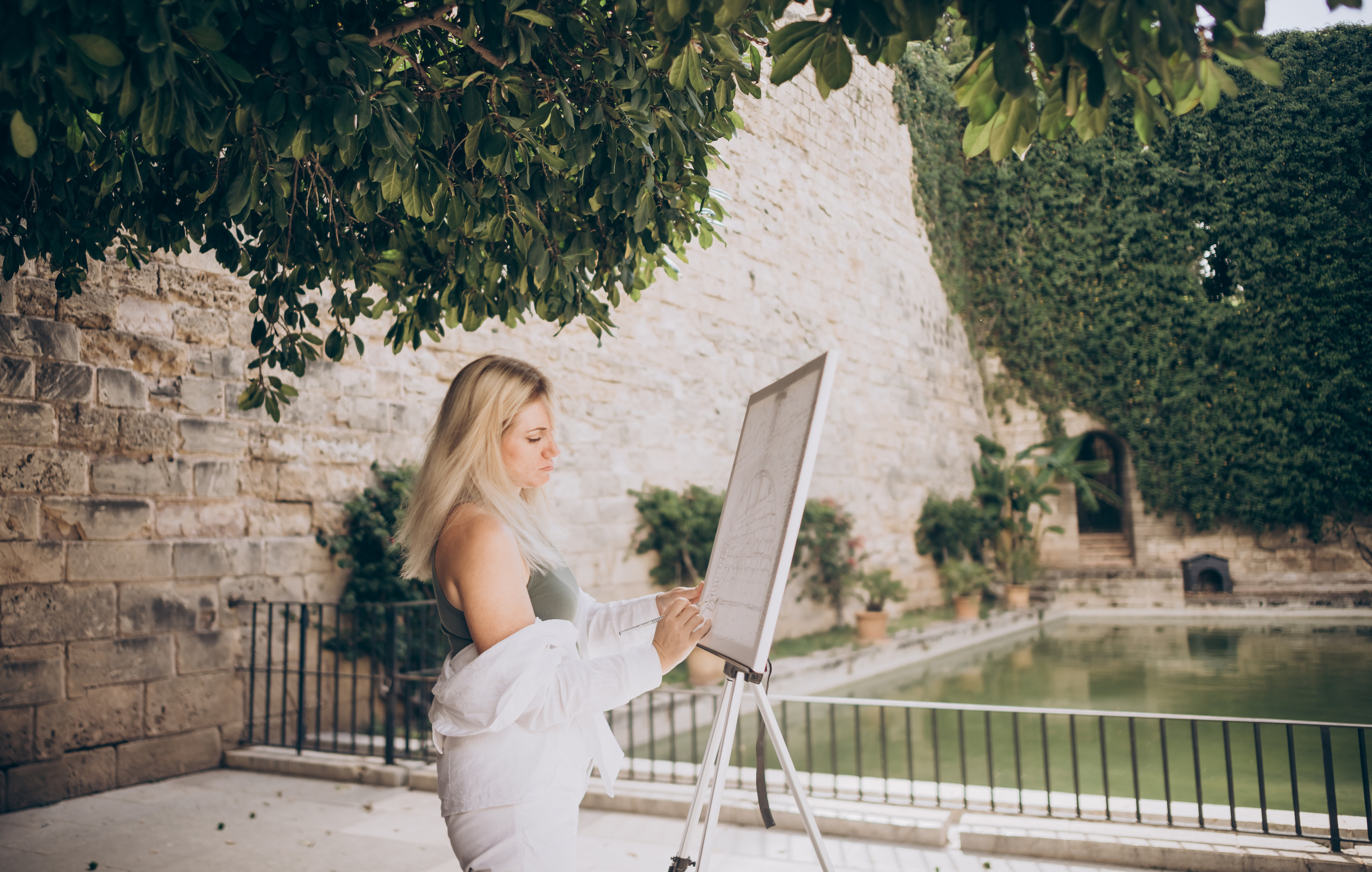 Painter at work. Photographer in Mallorca