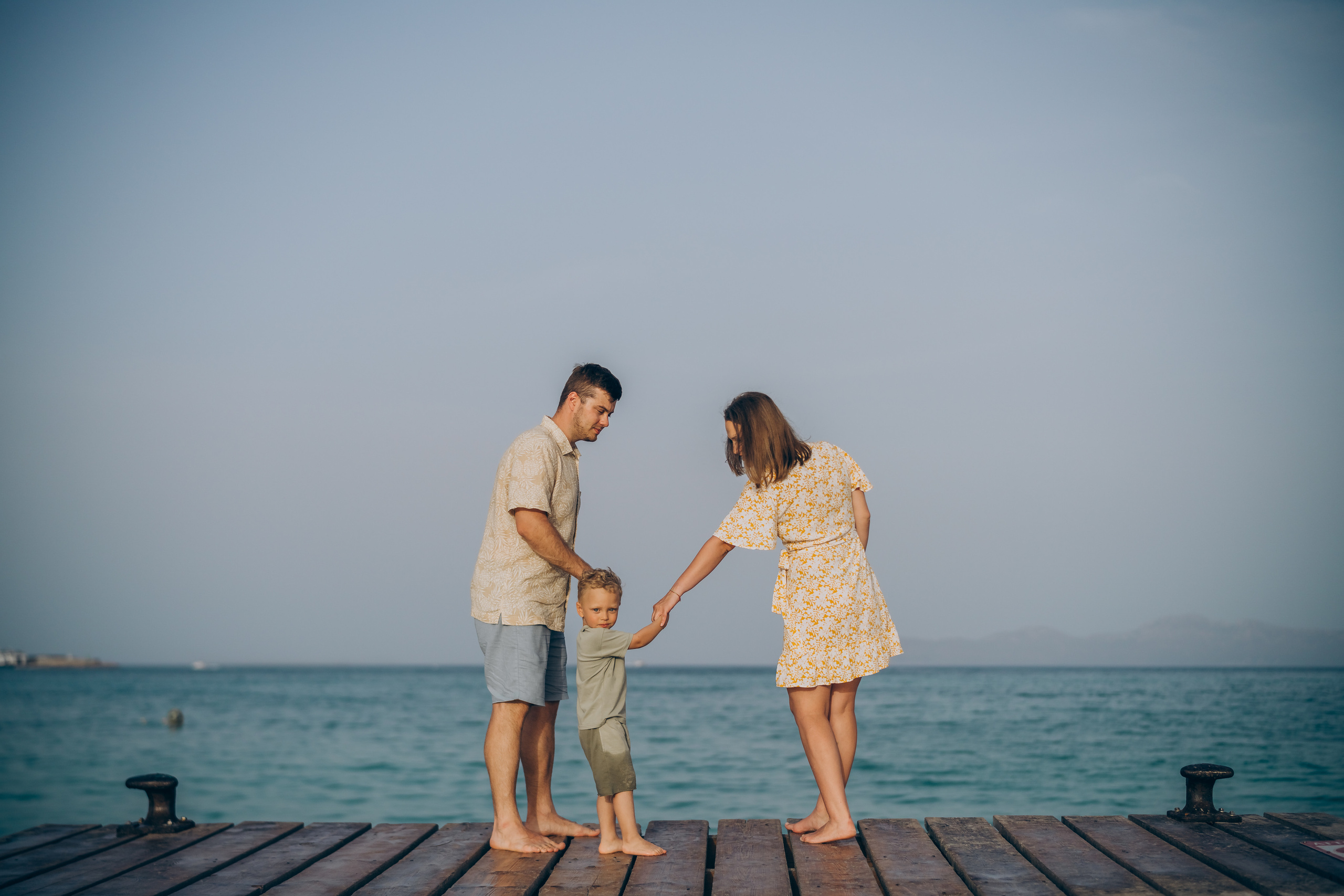 Family photo on the beach of Mallorca. Photographer in Mallorca