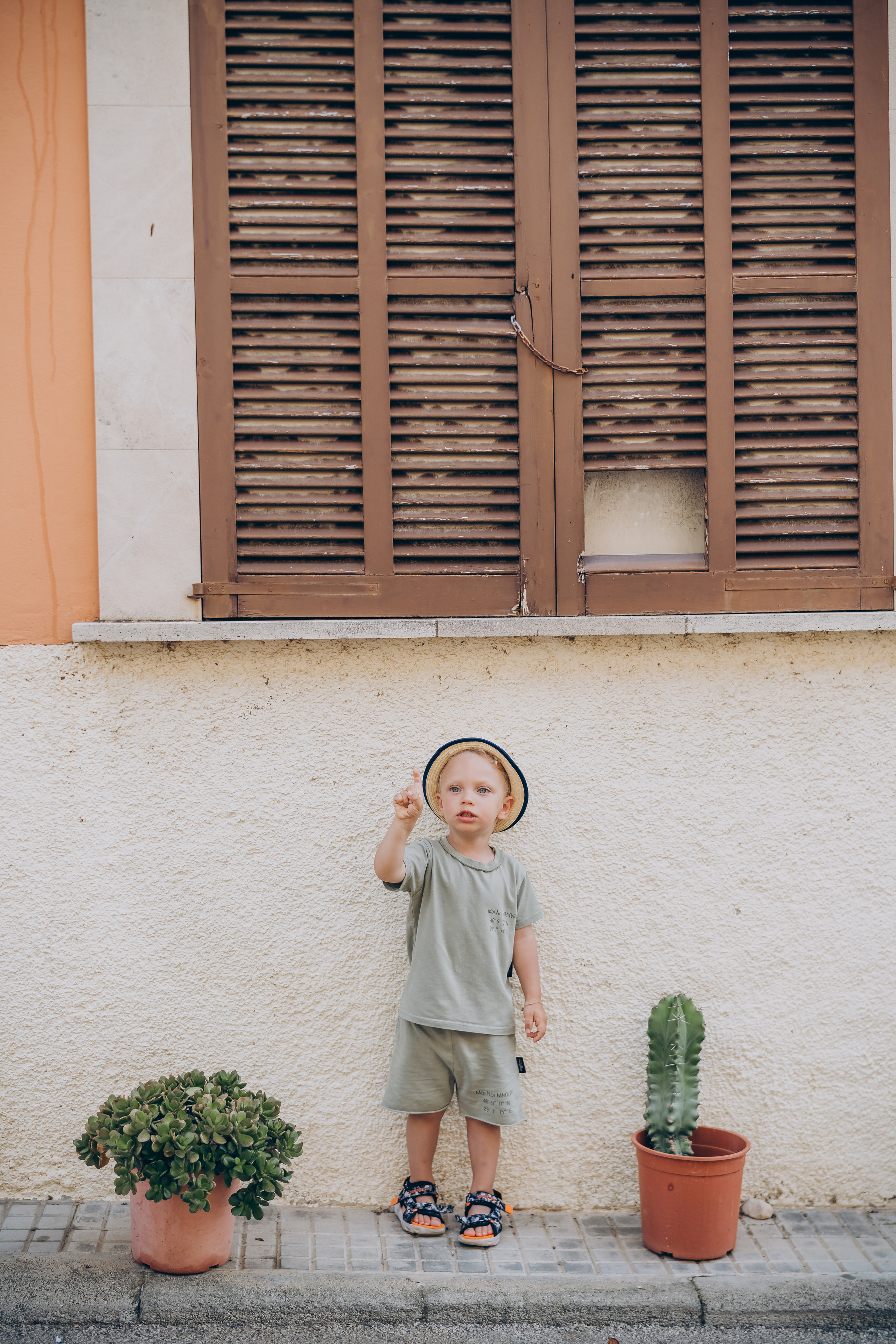 Family photo on the beach of Mallorca. Photographer in Mallorca