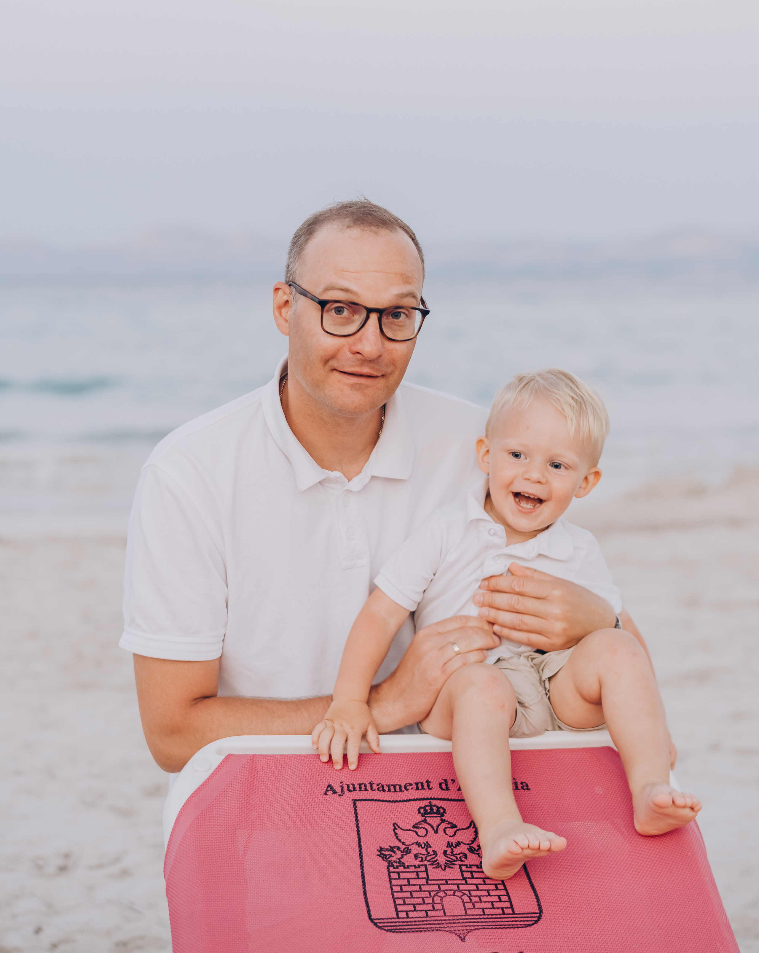 Family photo session in Alcudia, Mallorca. Photographer in Mallorca