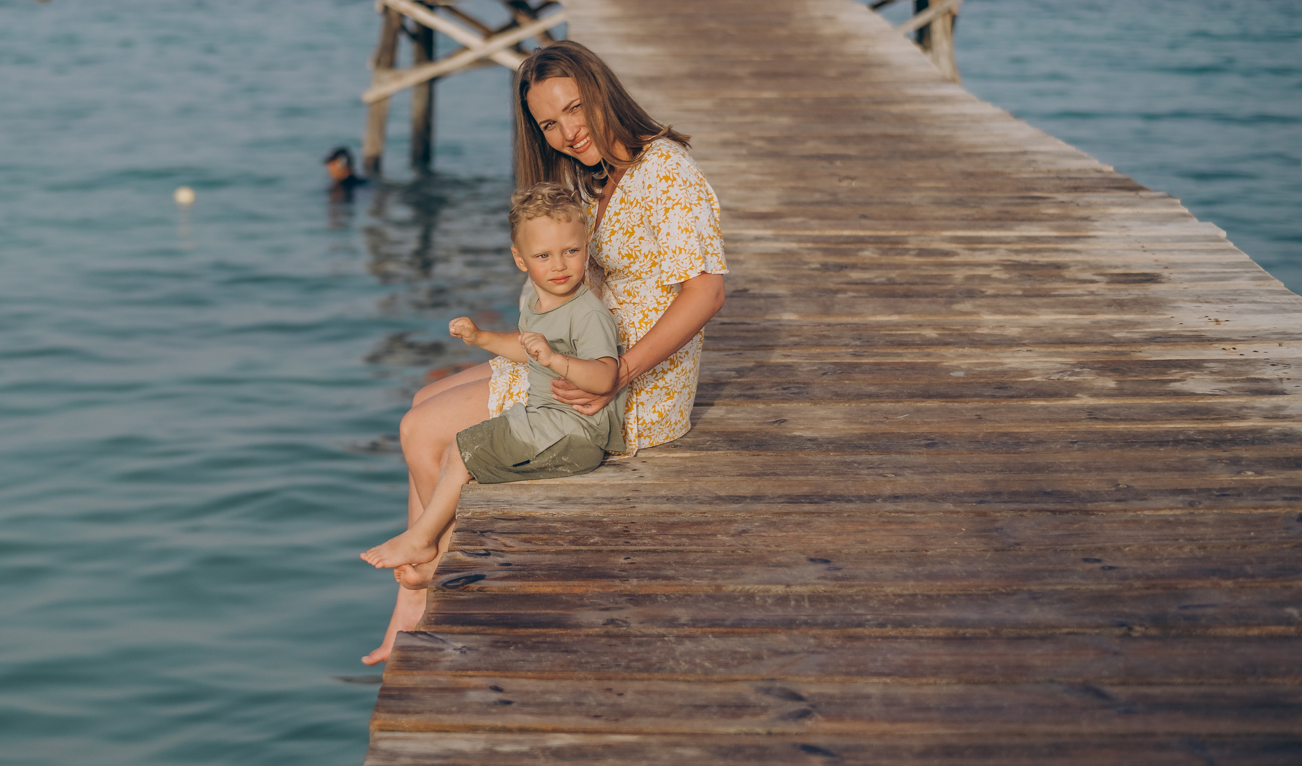 Family photo on the beach of Mallorca. Photographer in Mallorca