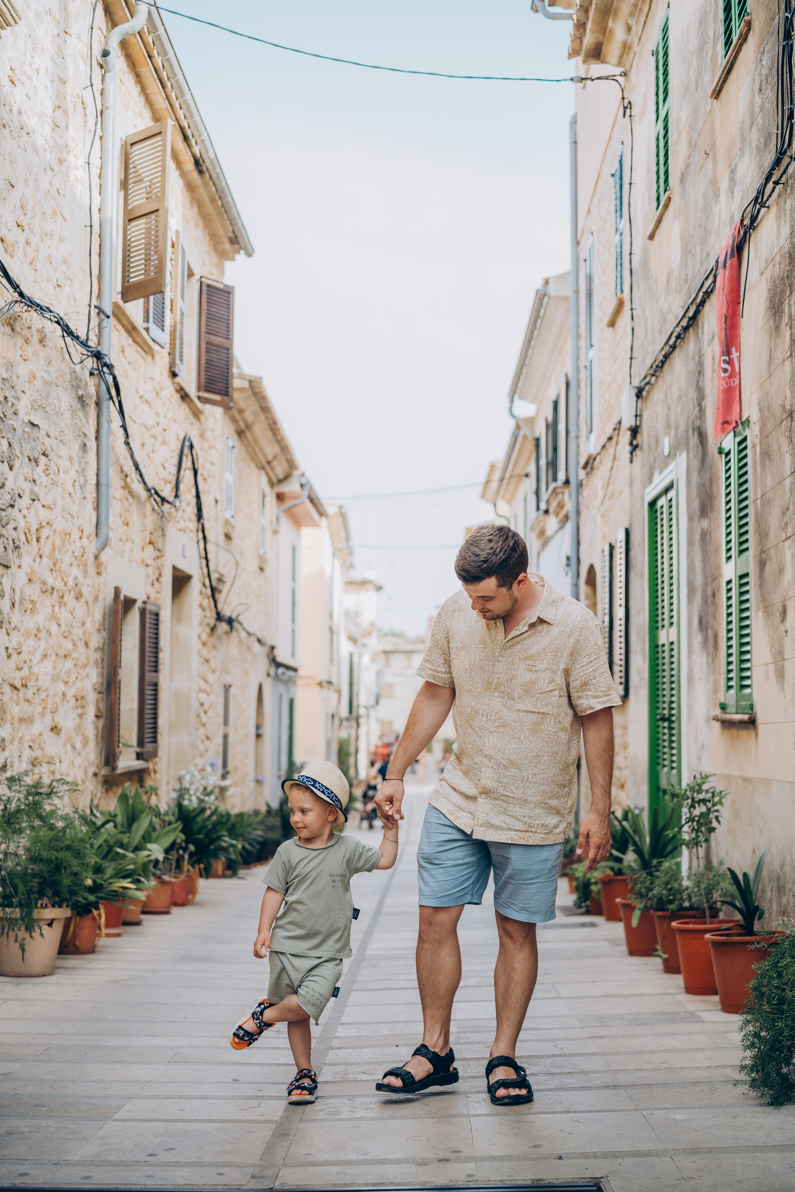 Family photo on the beach of Mallorca. Photographer in Mallorca