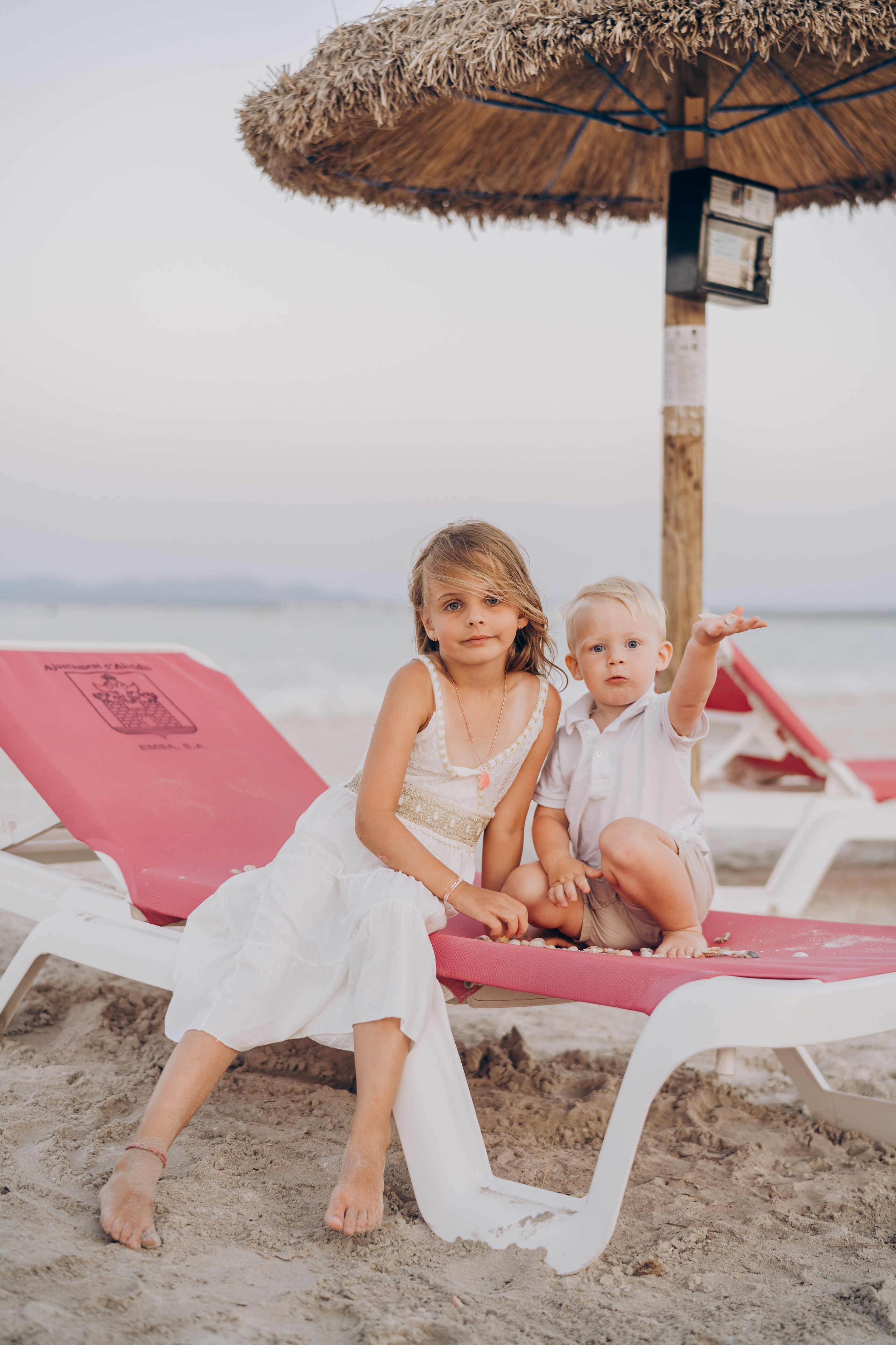 Family photo session in Alcudia, Mallorca. Photographer in Mallorca