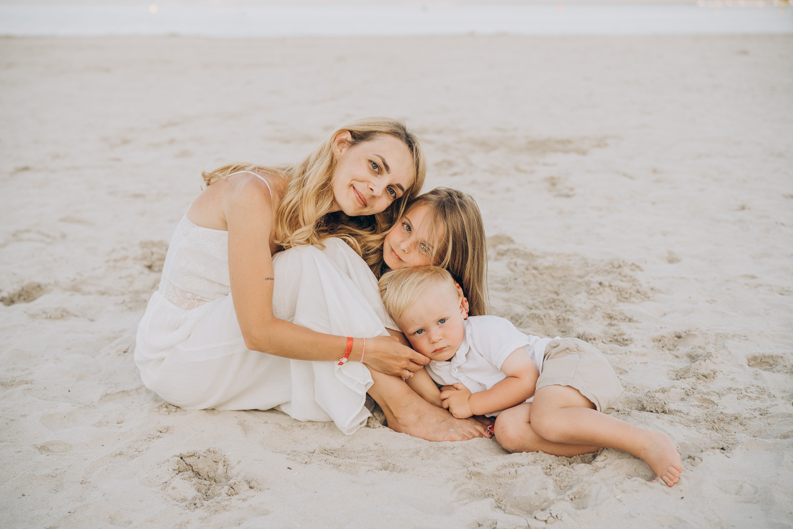 Family photo session in Alcudia, Mallorca. Photographer in Mallorca
