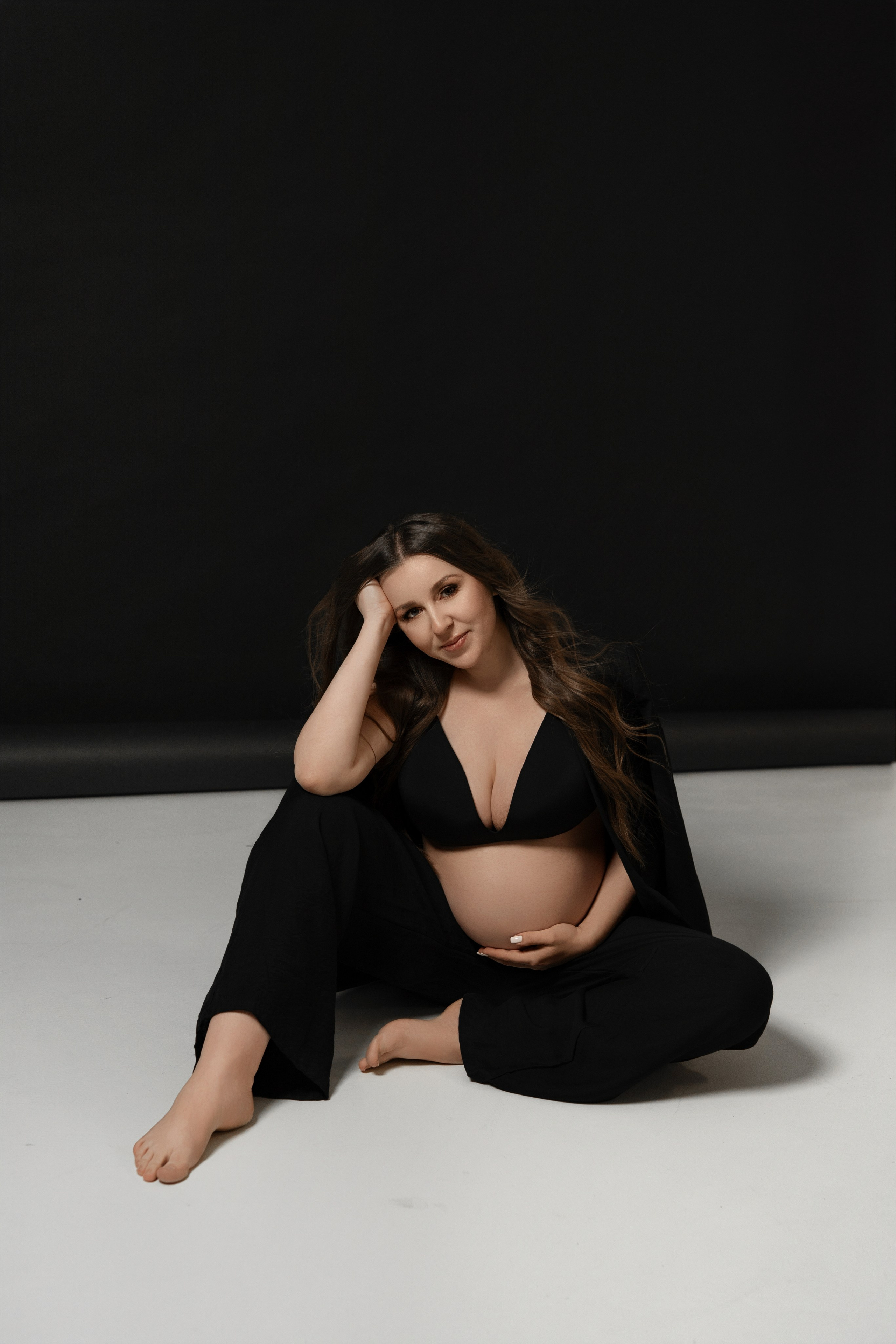 Naturalna, wyjątkowa, delikatna sesja ciążowa w Łodzi. Fotograf Łódź - sesja ciążowa, noworodkowa, dziecięca. Studio w Łodzi