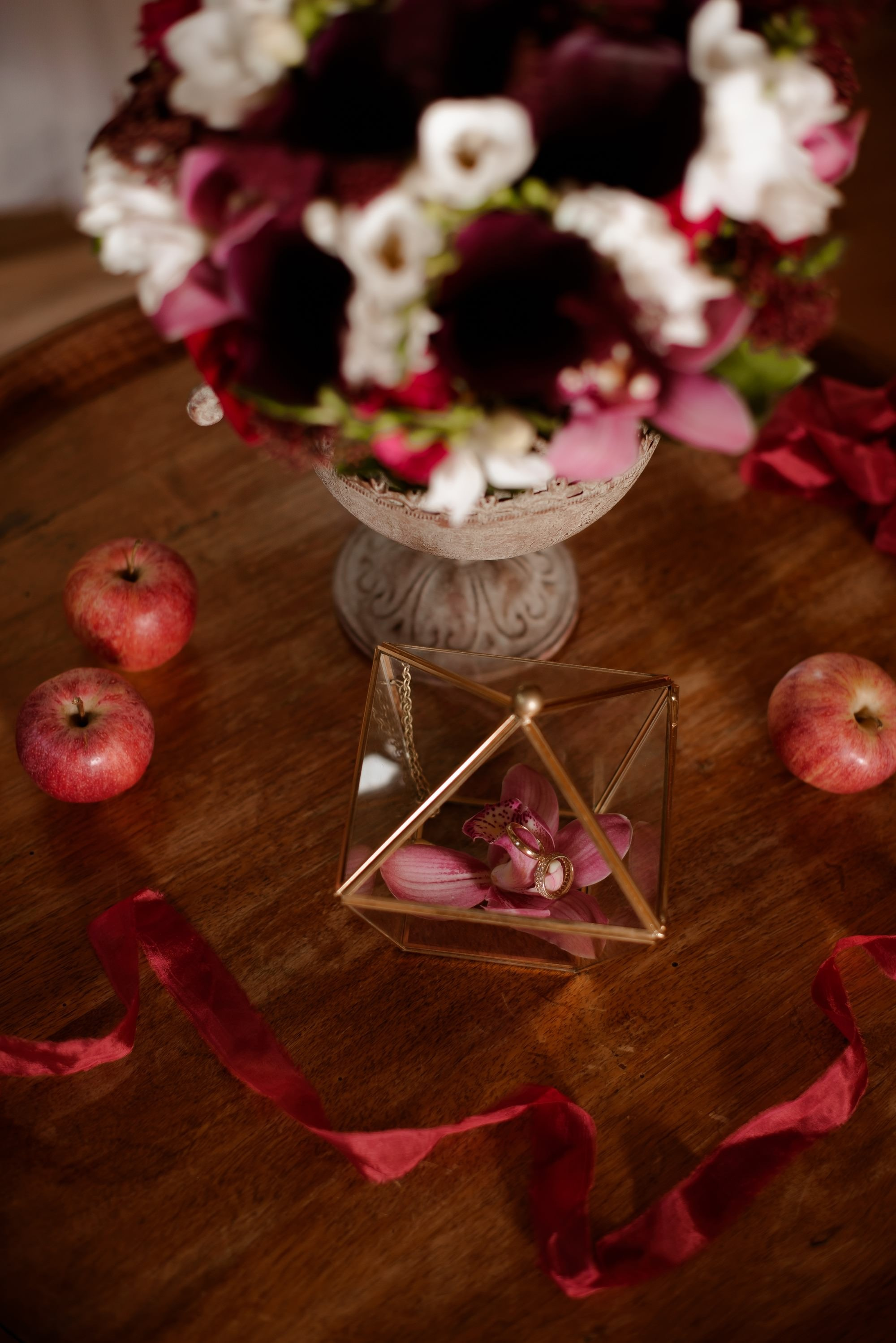 Wedding rings and flowers elopement details Tuscany Italy