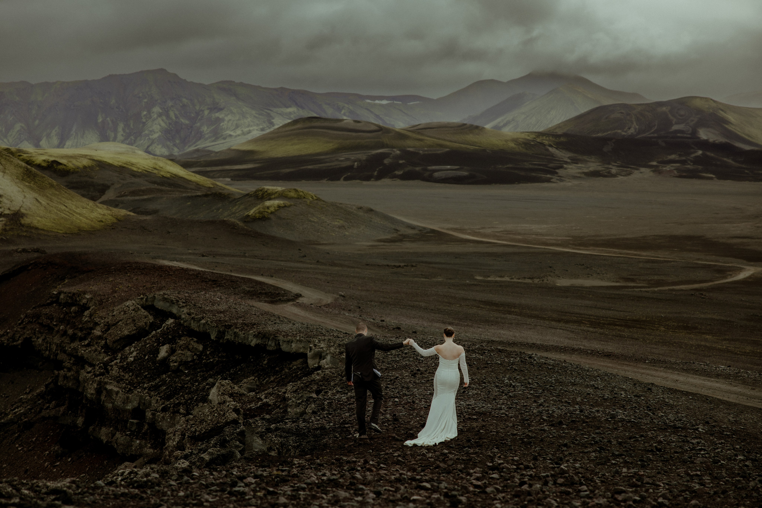 How to Dress for an Iceland Elopement: 3-Layer Math & Packing Checklist (2026 Guide). Iceland elopement photographer & videographer| Nikolaichik Photo