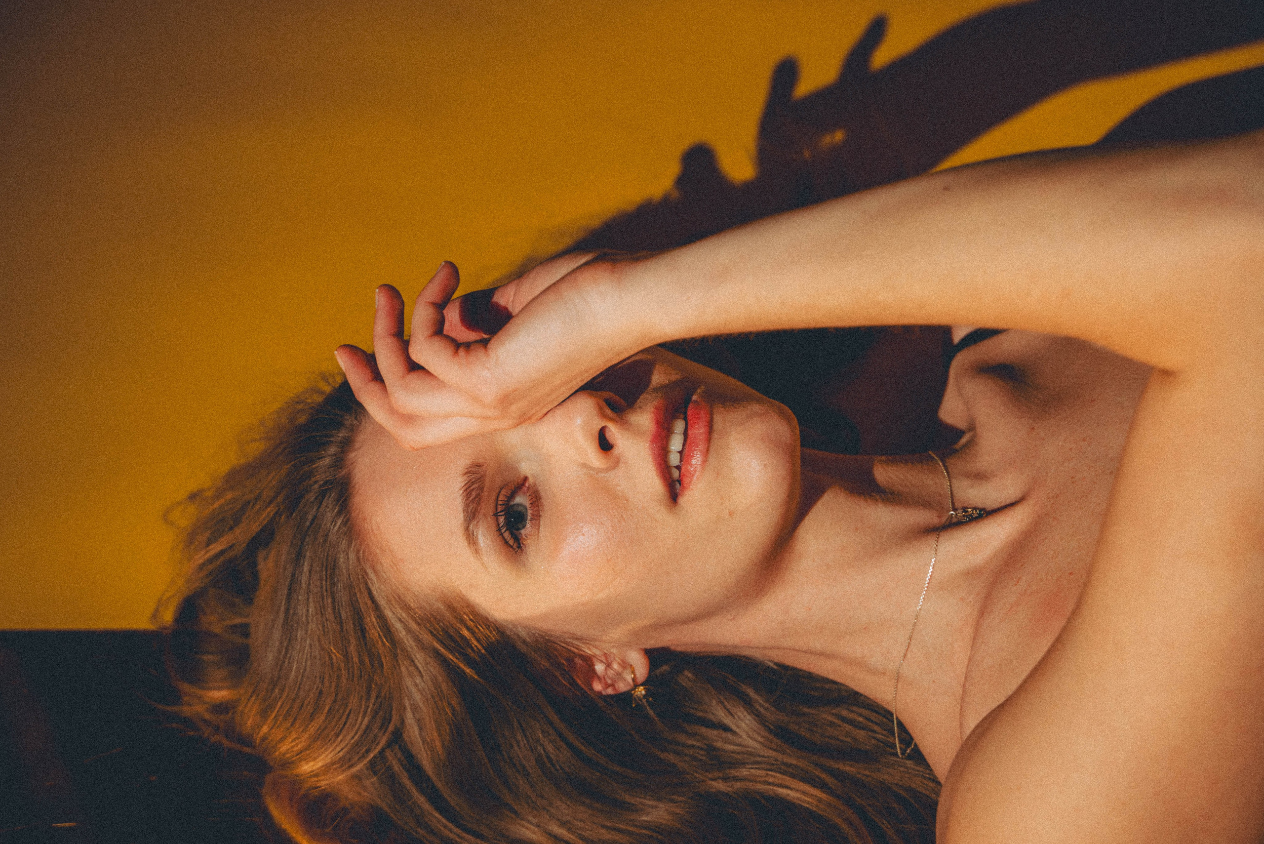 Portreed (PORA Fotograafia). Portree-, pere- ja ettevõtmiste fotograaf Tallinnas Miina Arop-Priidik