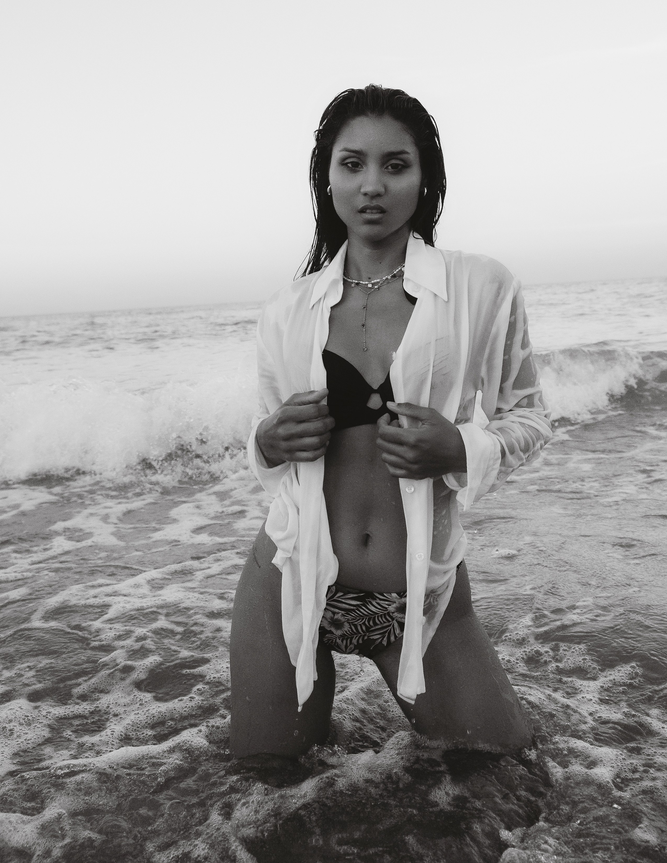 Romantic Portrait by the Sea: Sunset Shoot in Guardamar