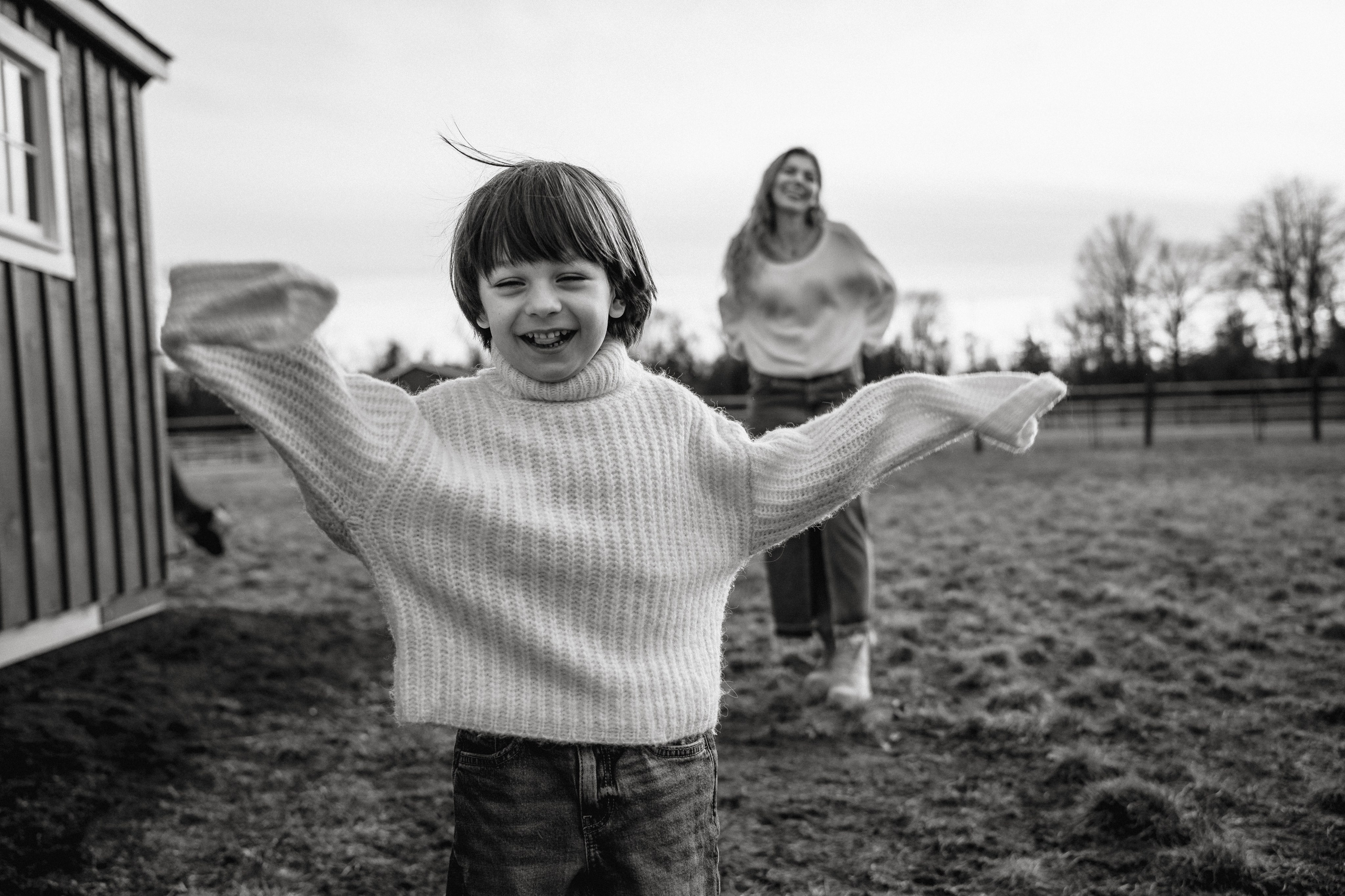 Unique Family Photography at an Alpaca Farm – Fun & Playful. Alisa Tant — Family and newborn photographer Bucks County, Montgomery county, Philadelphia, NJ