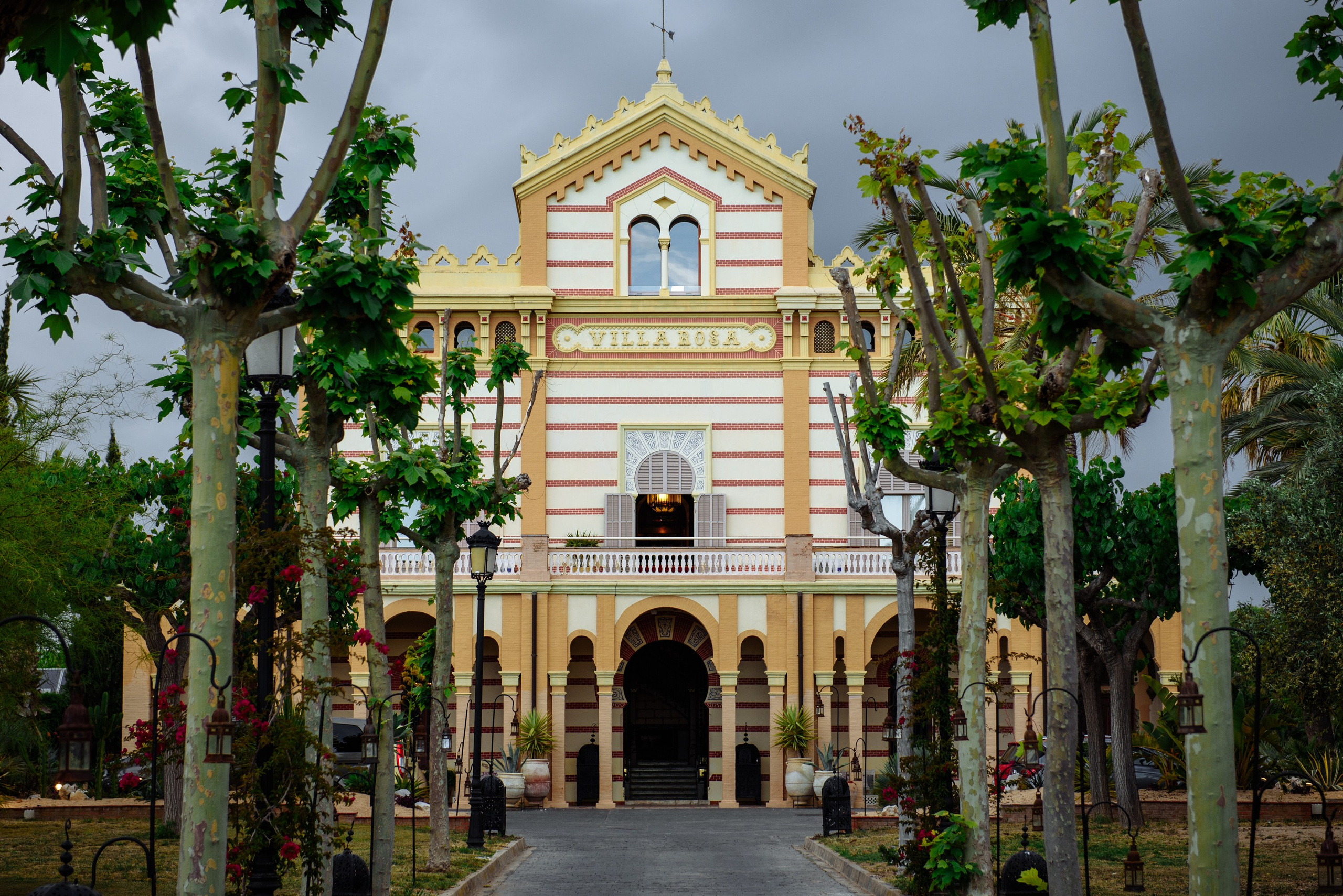 Elegancia Oriental. La Magia de una Boda India en La Gran Villa Rosa. Фотограф Екатерина Гасанова — фотосессии в Барселоне