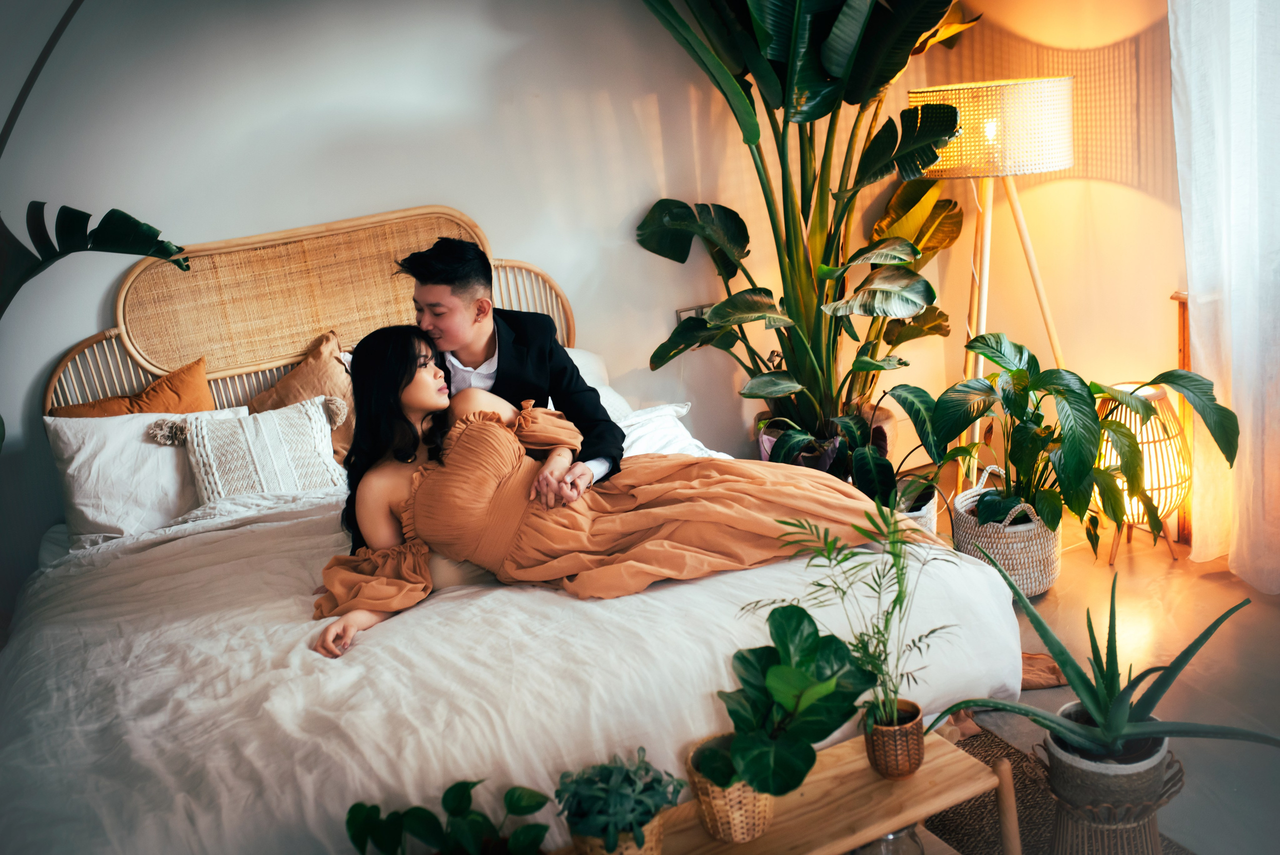 Maternity Photographer in Prague | Yana Stelmakh
