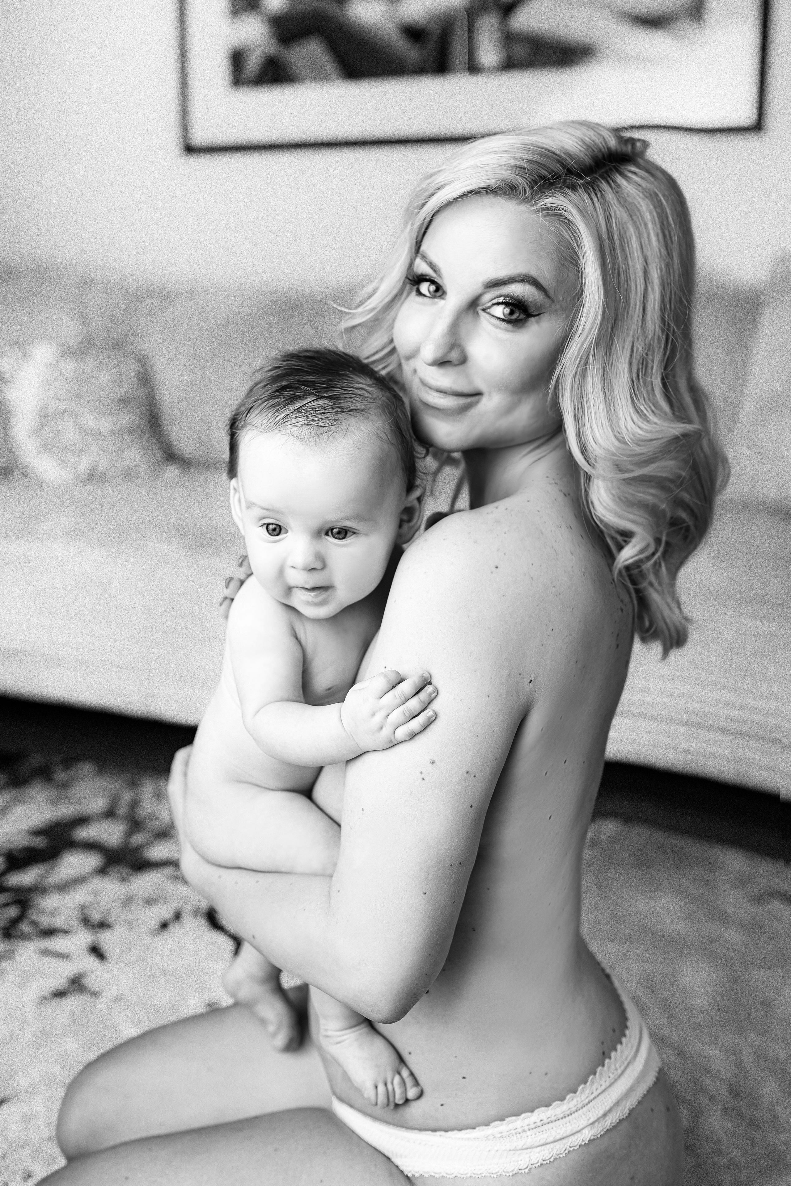Newborn Photography at Home in Prague | Yana Stelmakh