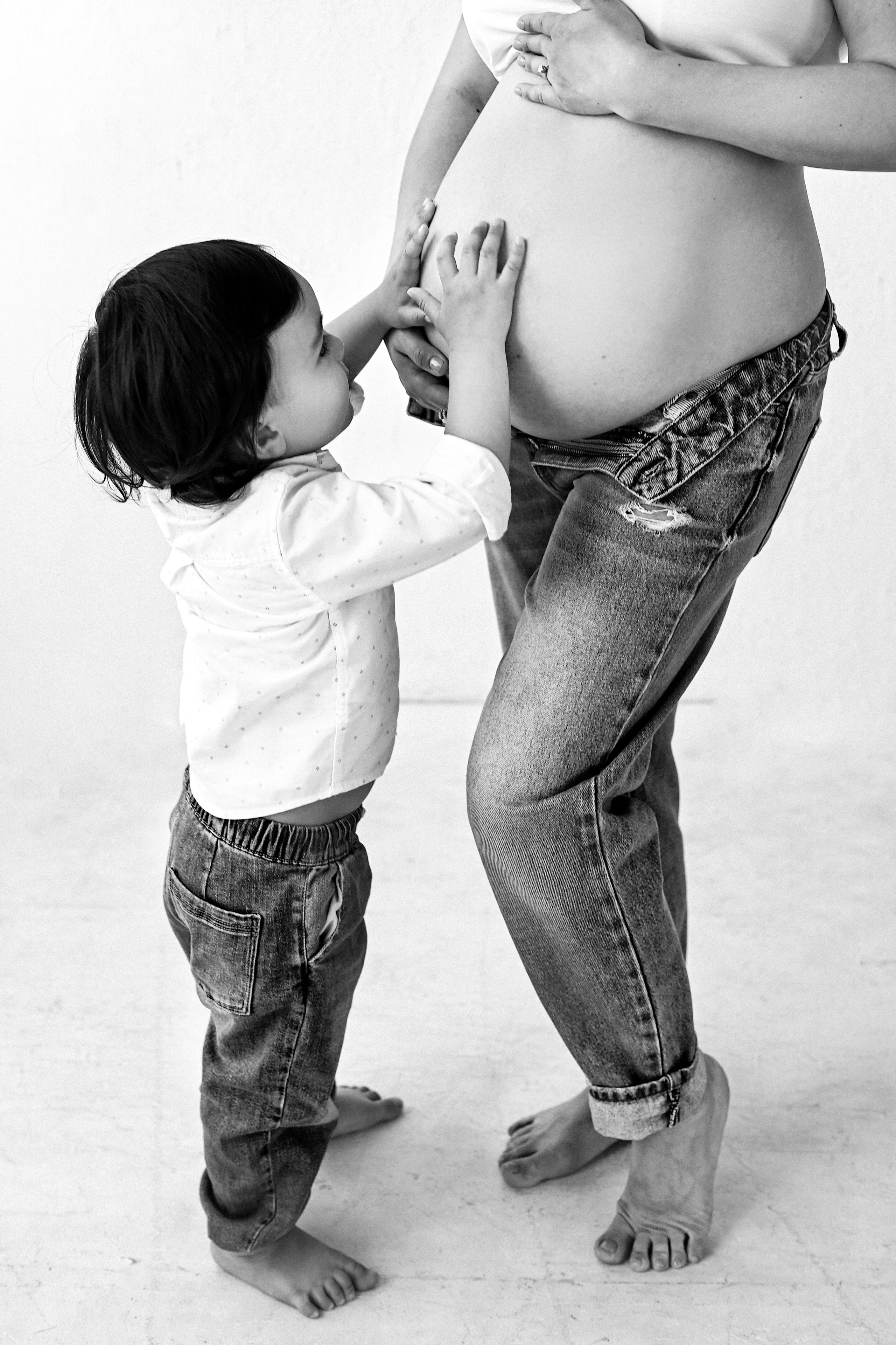 Pregnancy and small baby photography in Prague
