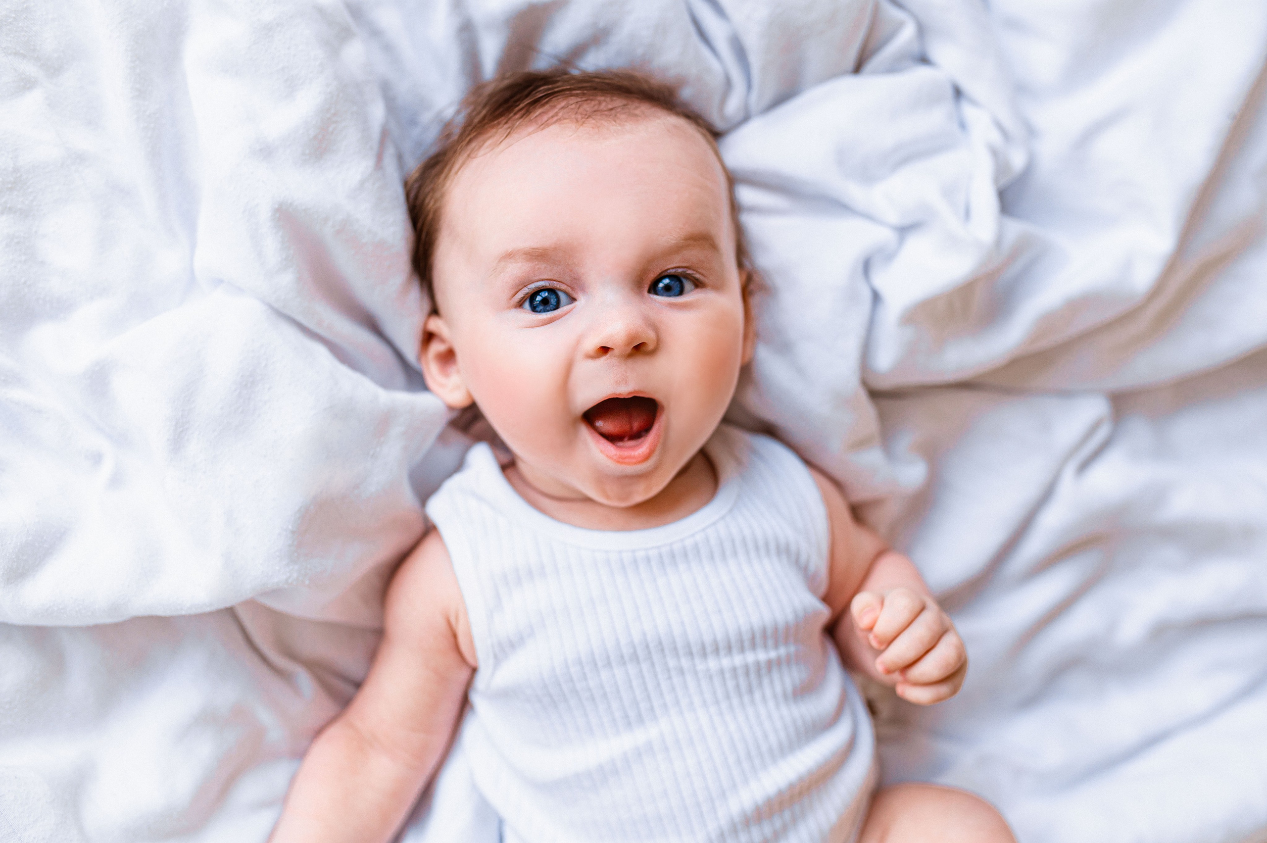 Newborn Photography at Home in Prague | Yana Stelmakh
