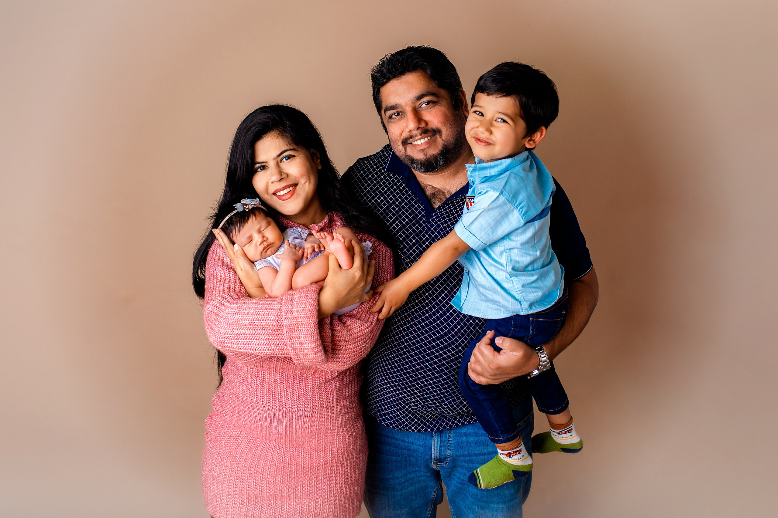 Newborn Photographer in Prague Yana Stelmakh