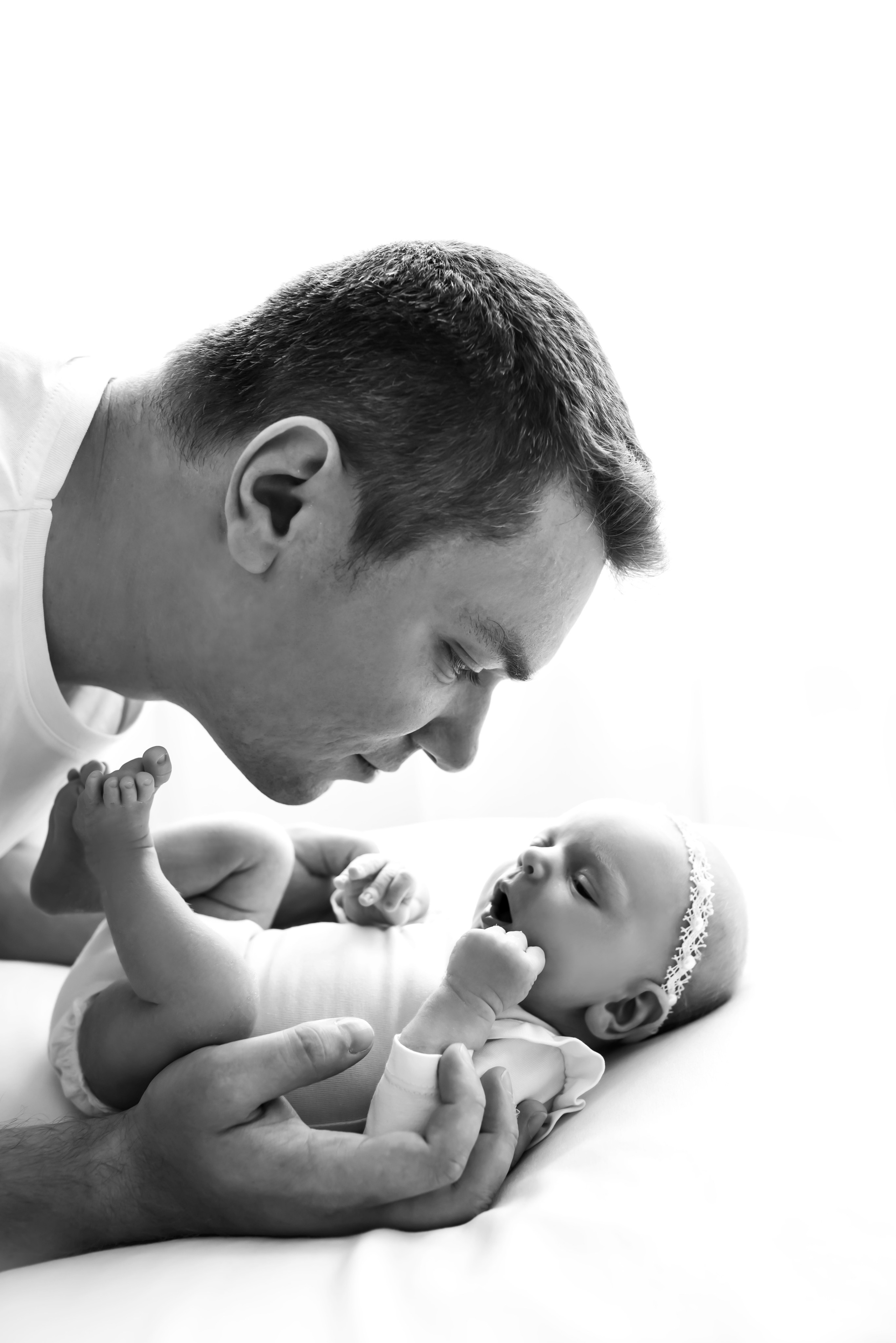 Newborn Photographer in Prague Yana Stelmakh