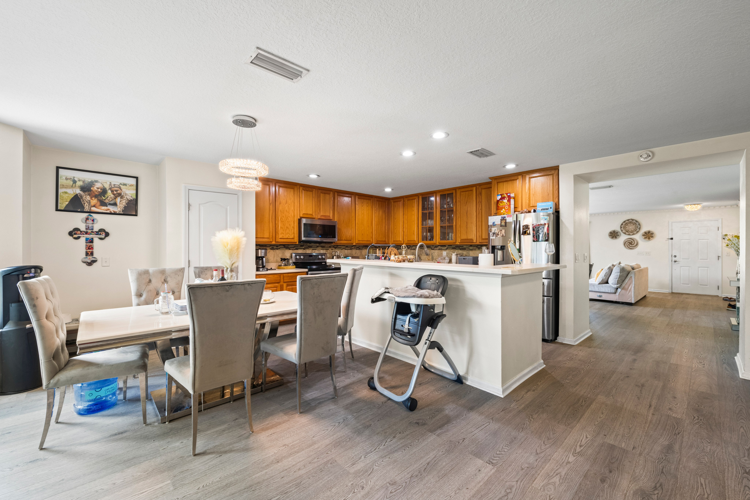 Decluttering // Jaxrealtyvisuals.com