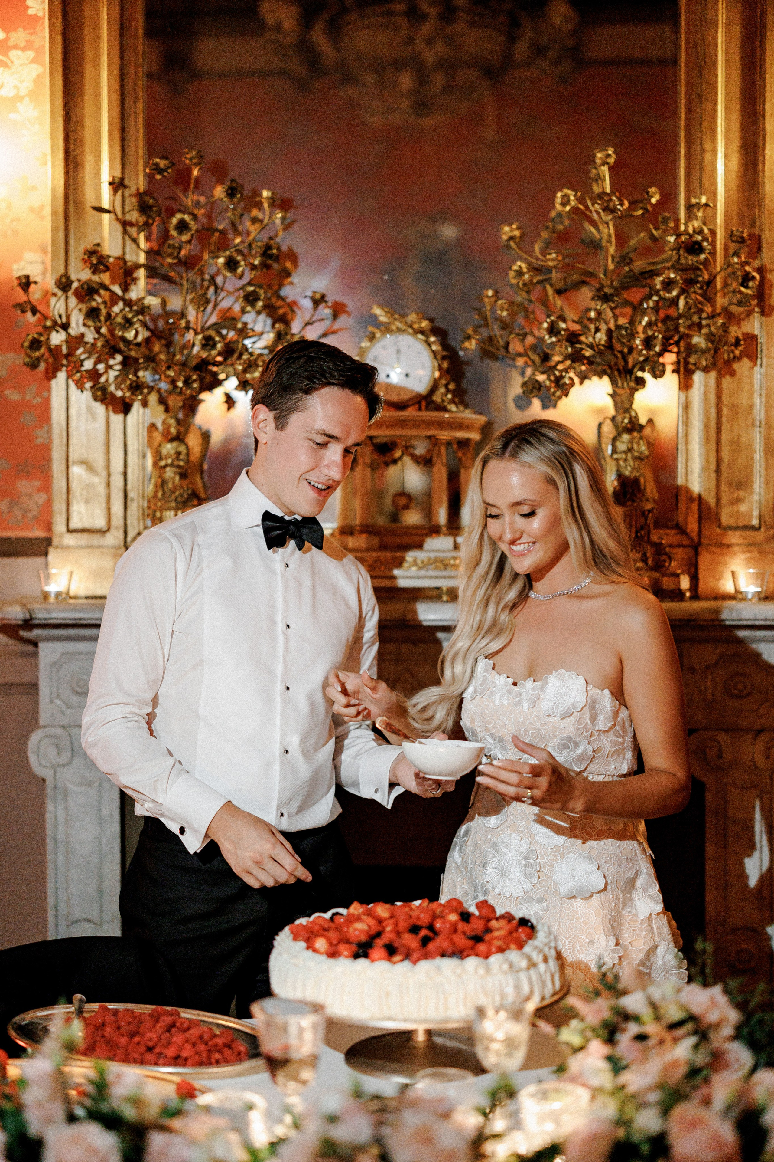 A Timeless & Chic Wedding at Villa Balbianello and Grand Hotel Tremezzo, Lake Como. Wedding and Family Photographer Switzerland and Italy. Valeria Diaz
