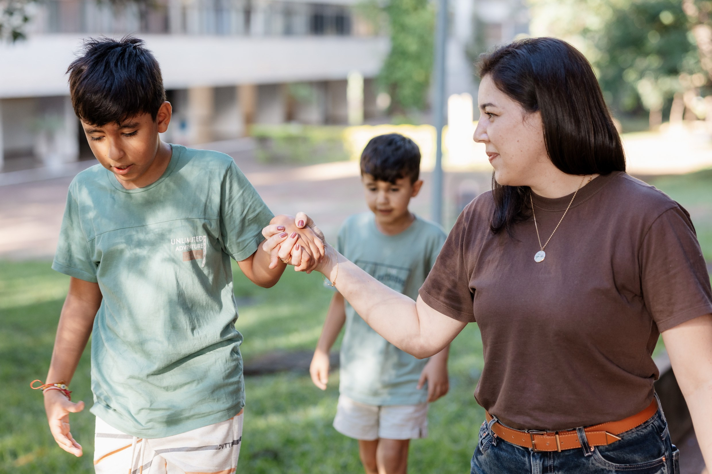 Ensaio mãe e filhos em Brasília • Asa Norte | Fotografia de Família. Fotógrafa em Brasília e Recife | Ensaios de família, gestante e festas infantis — Ize Fotografia