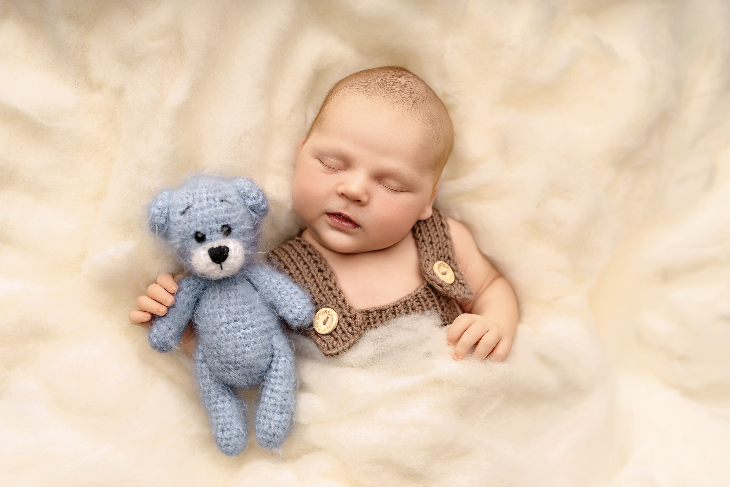 Esu Aleksandra naujagimių ir kudikių fotografė iš Vilniaus