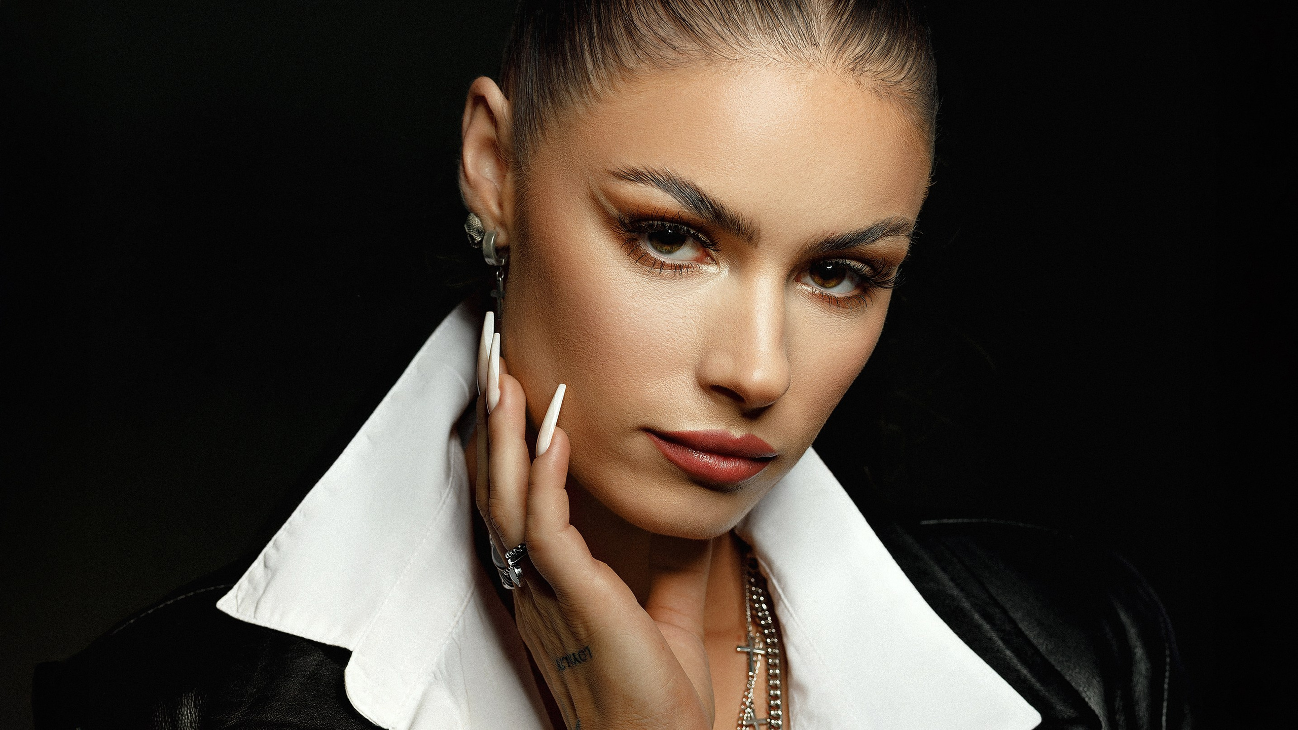 Profesionalus fotografas Vilniuje. Asmeninės ir šeimos fotosesijos, vestuvių, krikštynų bei renginių fotografavimas, produktų fotografija